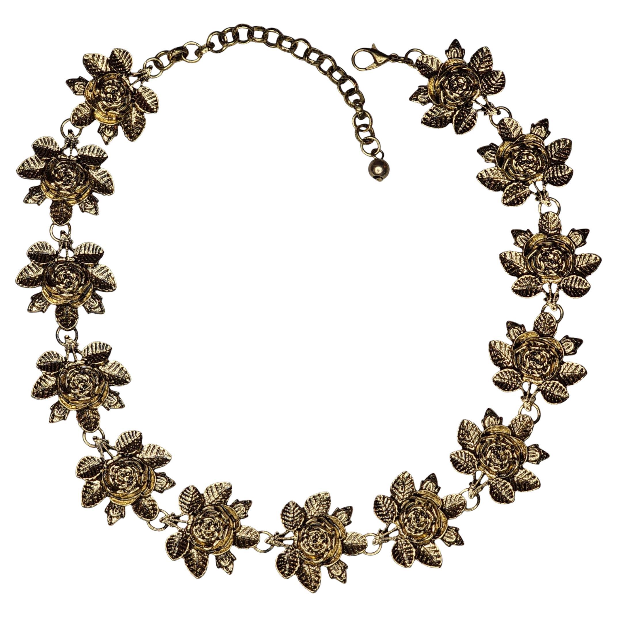 Macaron Gold Tone Rose Motif Necklace with Leaf Detailing, Mid-20th Century