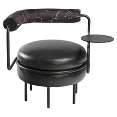 Macaron, Silla de cuero moderna de mediados de siglo con un solo brazo