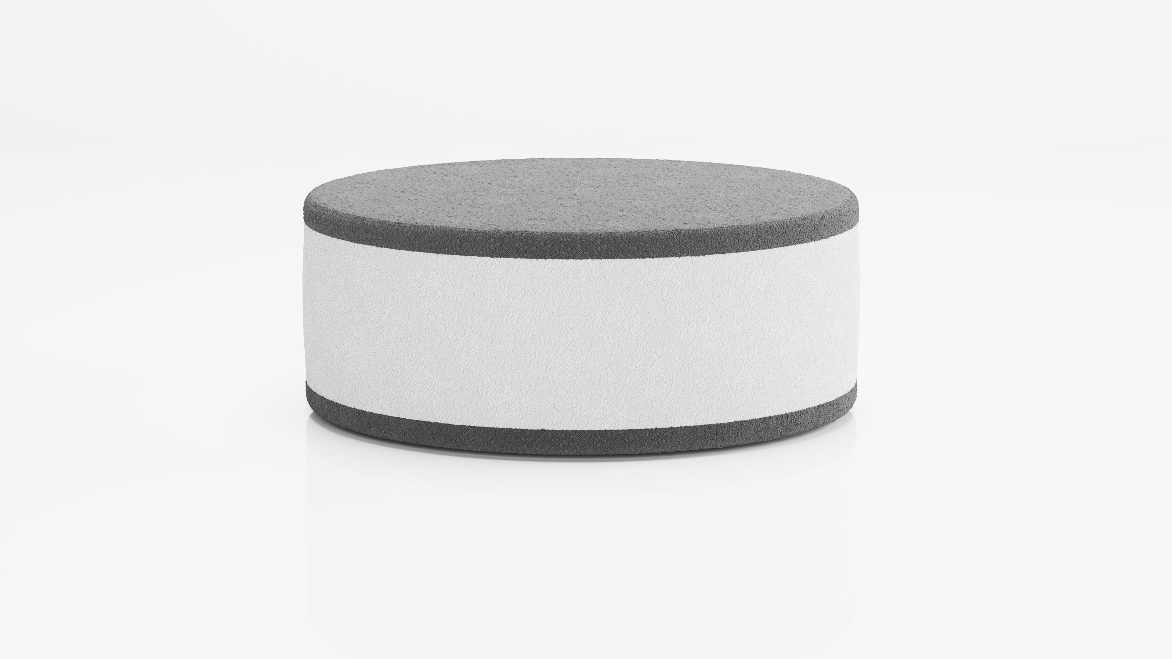Conçus en s'inspirant des macarons, les poufs se déclinent en trois échelles différentes. Le détail principal de la conception est la flexibilité apportée à l'utilisateur par la capacité du produit à être utilisé dans deux directions. Les macarons