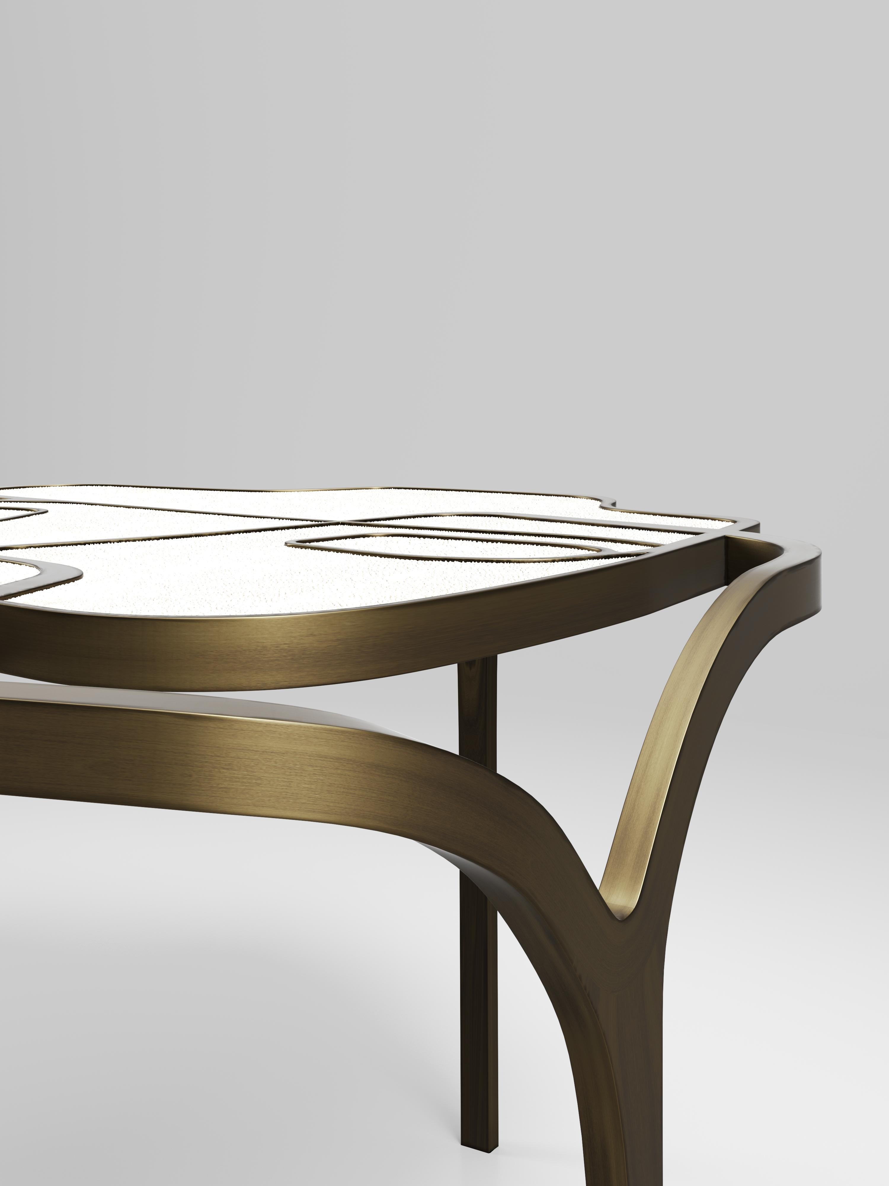 Table basse Cocteau en macassar avec accents en laiton patiné par R & Y Augousti en vente 8
