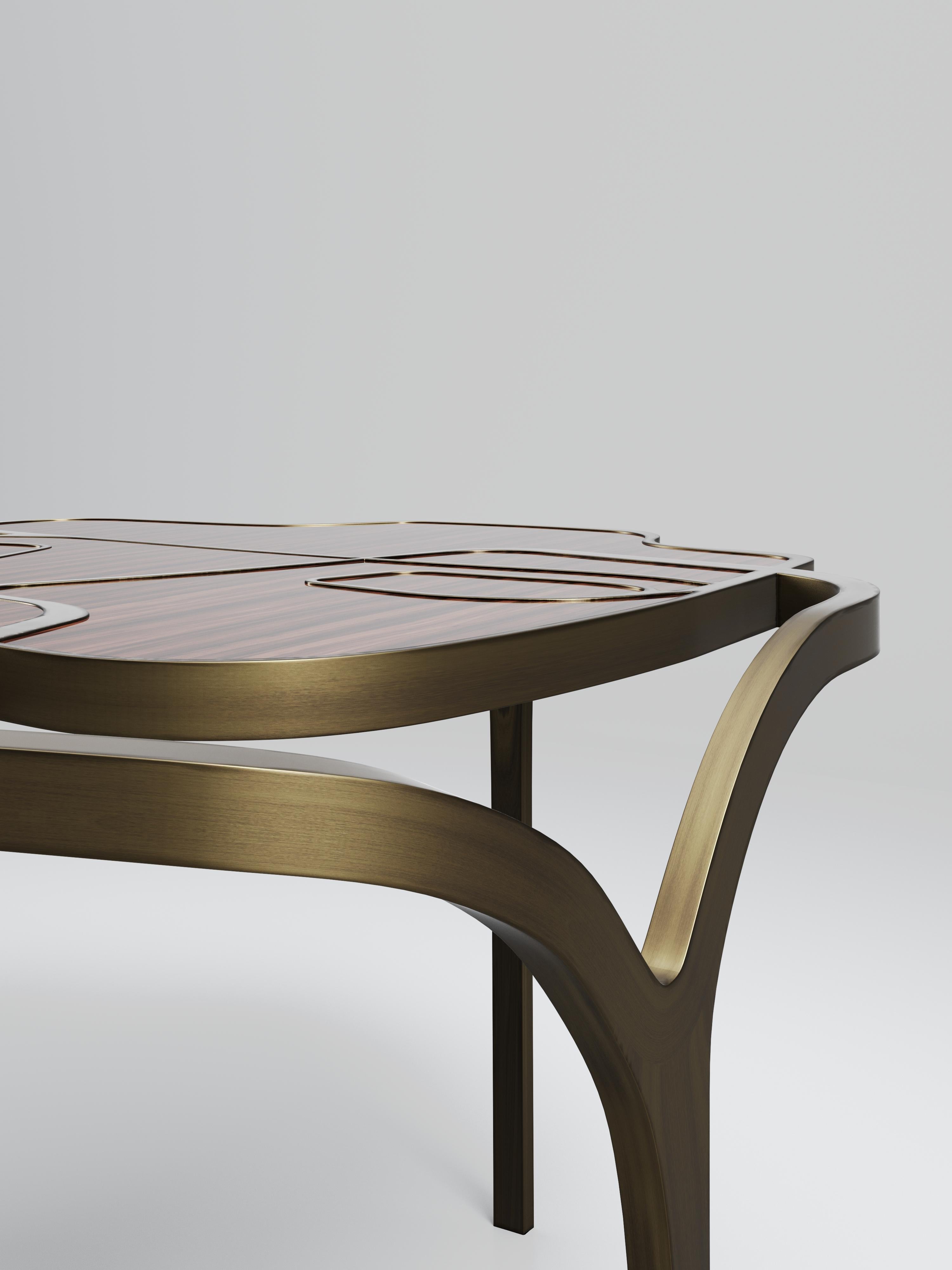 Table basse Cocteau en macassar avec accents en laiton patiné par R & Y Augousti Neuf - En vente à New York, NY