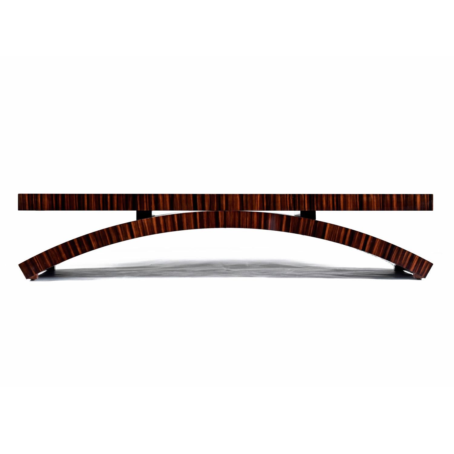 Table basse en arc d'ébène de Macassar de Michael Vanderbyl pour Boiler Domicile en vente 1