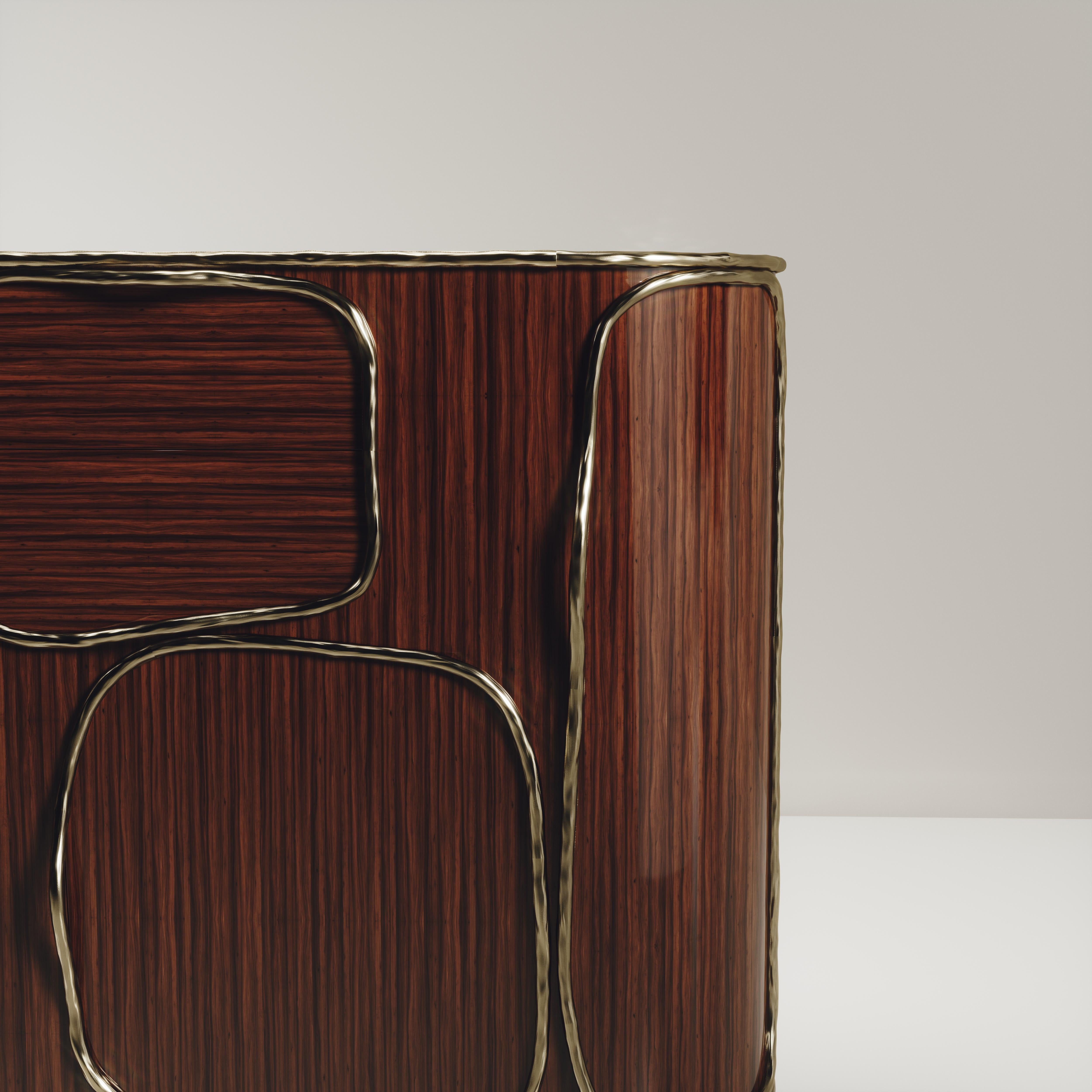 Meuble de bar en Wood Macassar avec détails en laiton Patina par R&Y Augousti en vente 2