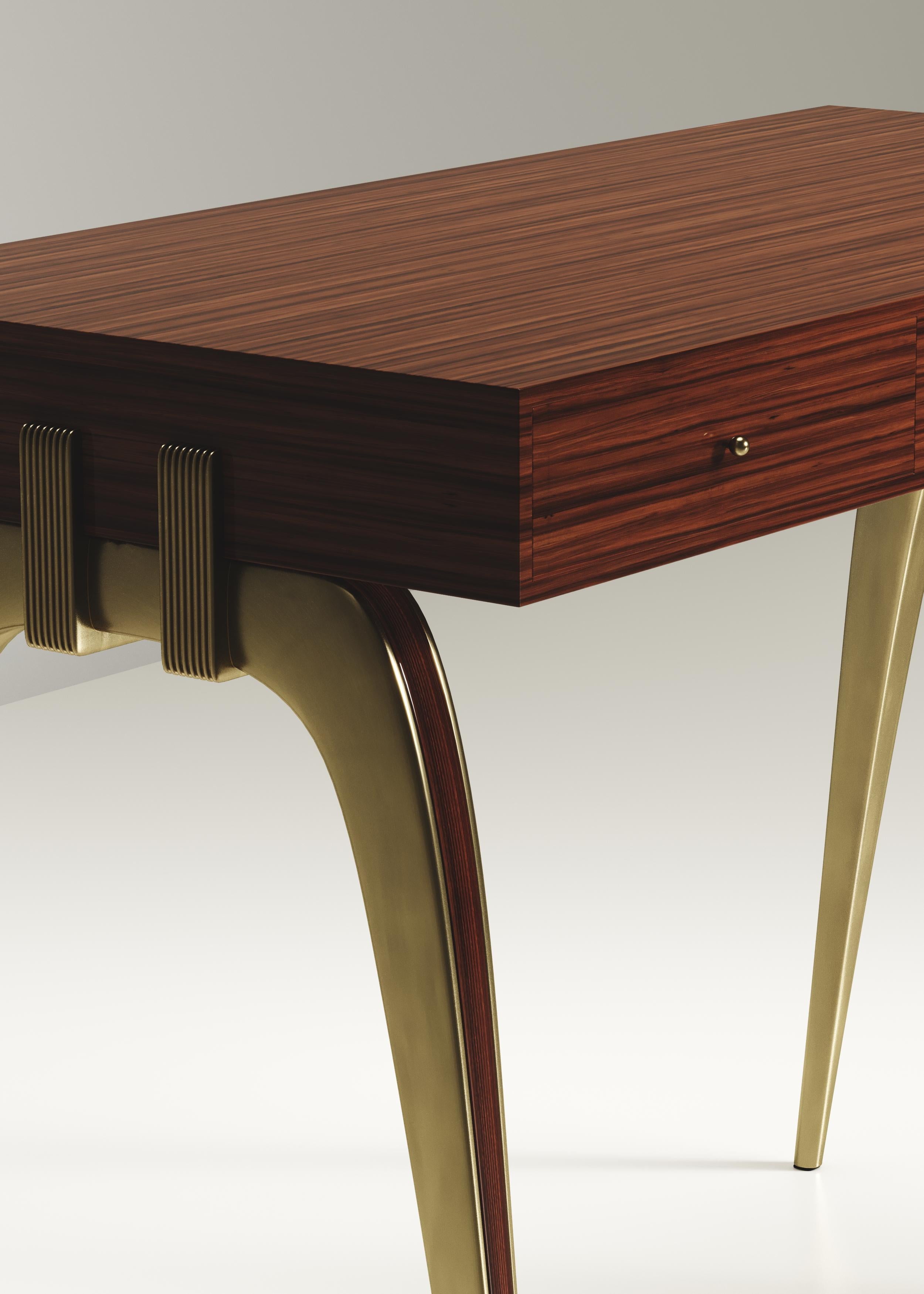 XXI secolo e contemporaneo Scrivania Macassar con deatils in ottone bronzato-patinato di R&Y Augousti in vendita