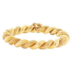 Maccaroni Bangle in 18k Gold with Satin and High Polish Finish