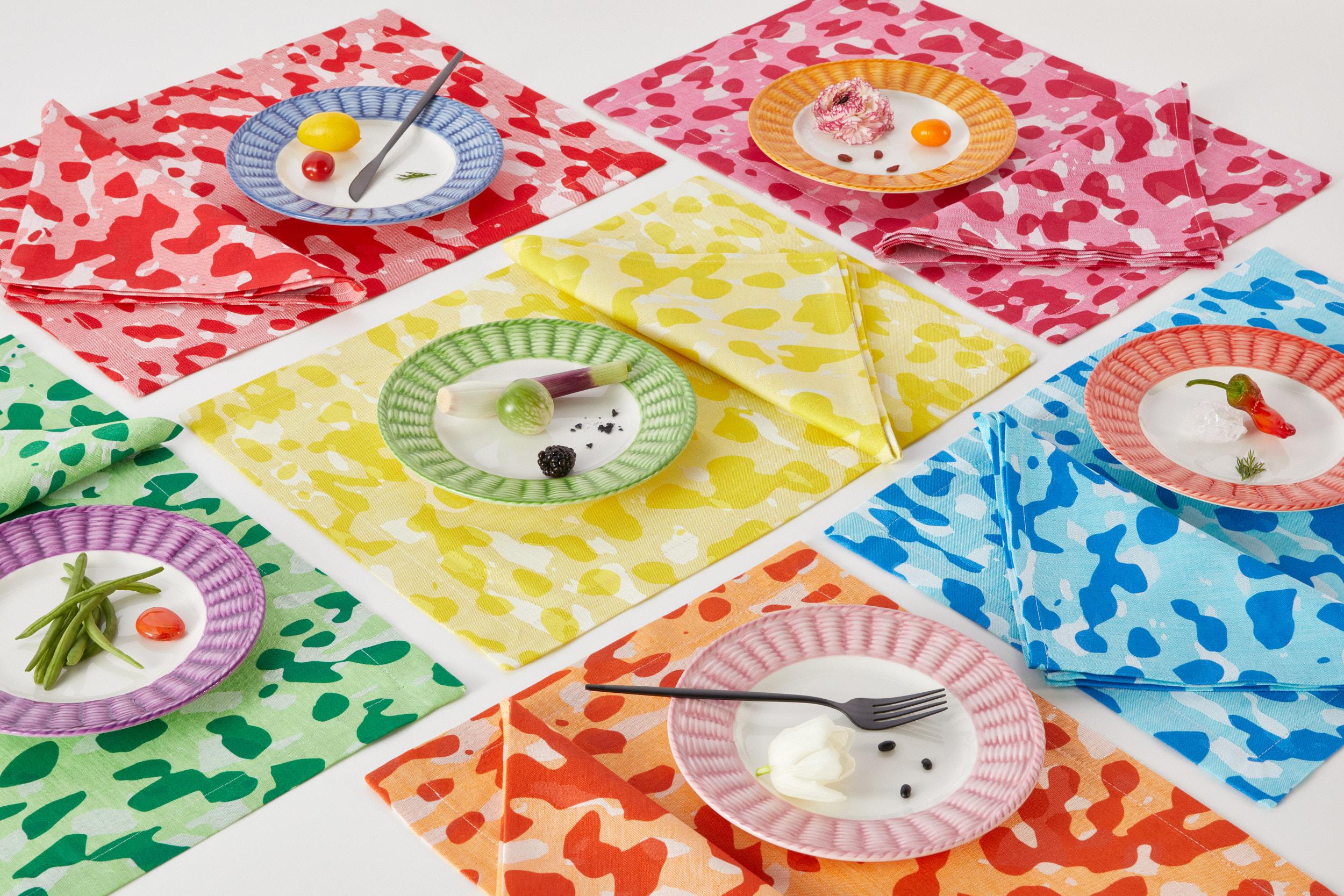 Our new textile collection is a feast for mix&match lovers who delight in creating unique table settings. With a vibrant palette of nine different colors, you can playfully overlap tablecloths, runners, placemats, napkins and coasters to express