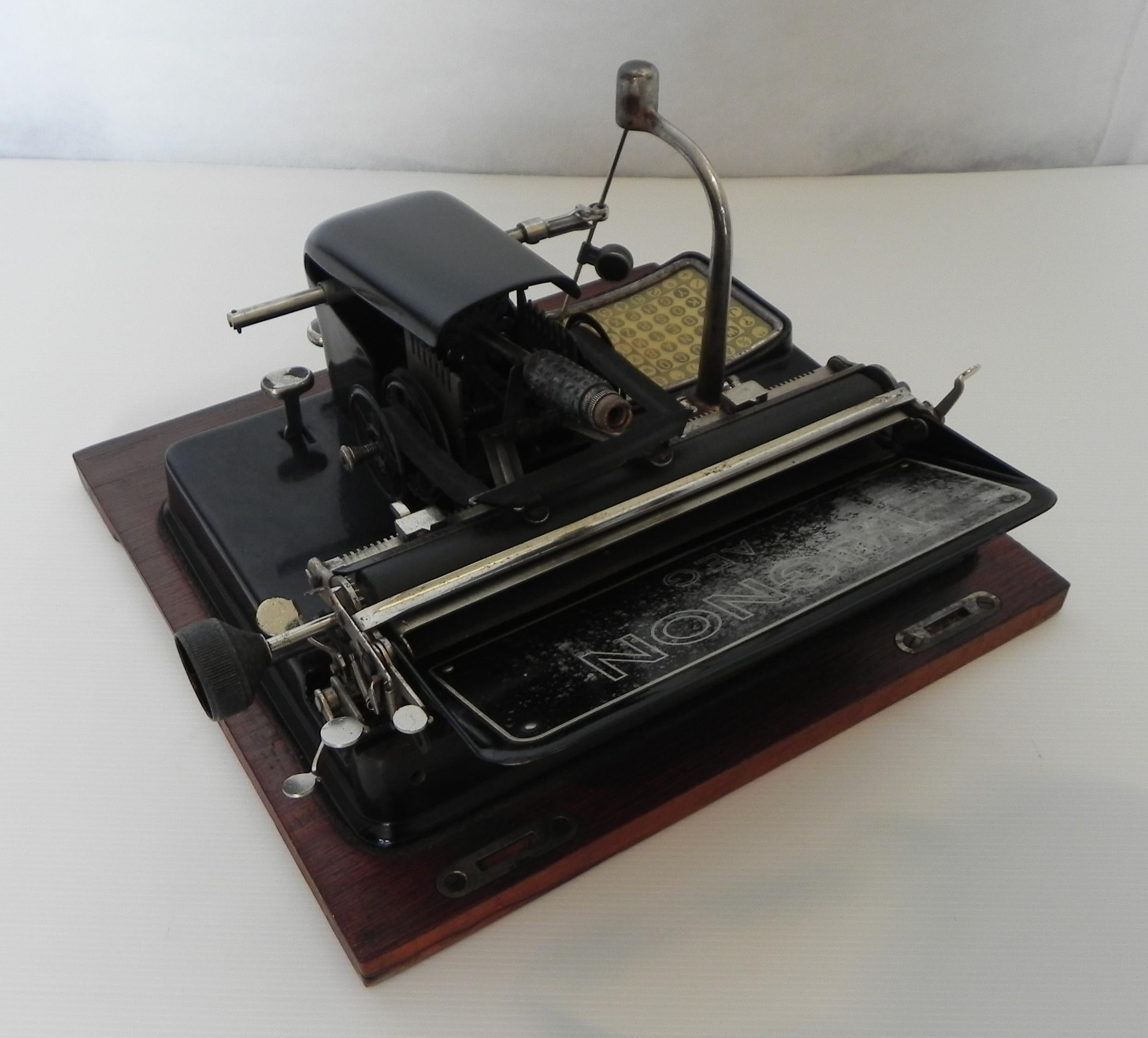 Metal aEG Mignon typewriter, 1920s. For Sale