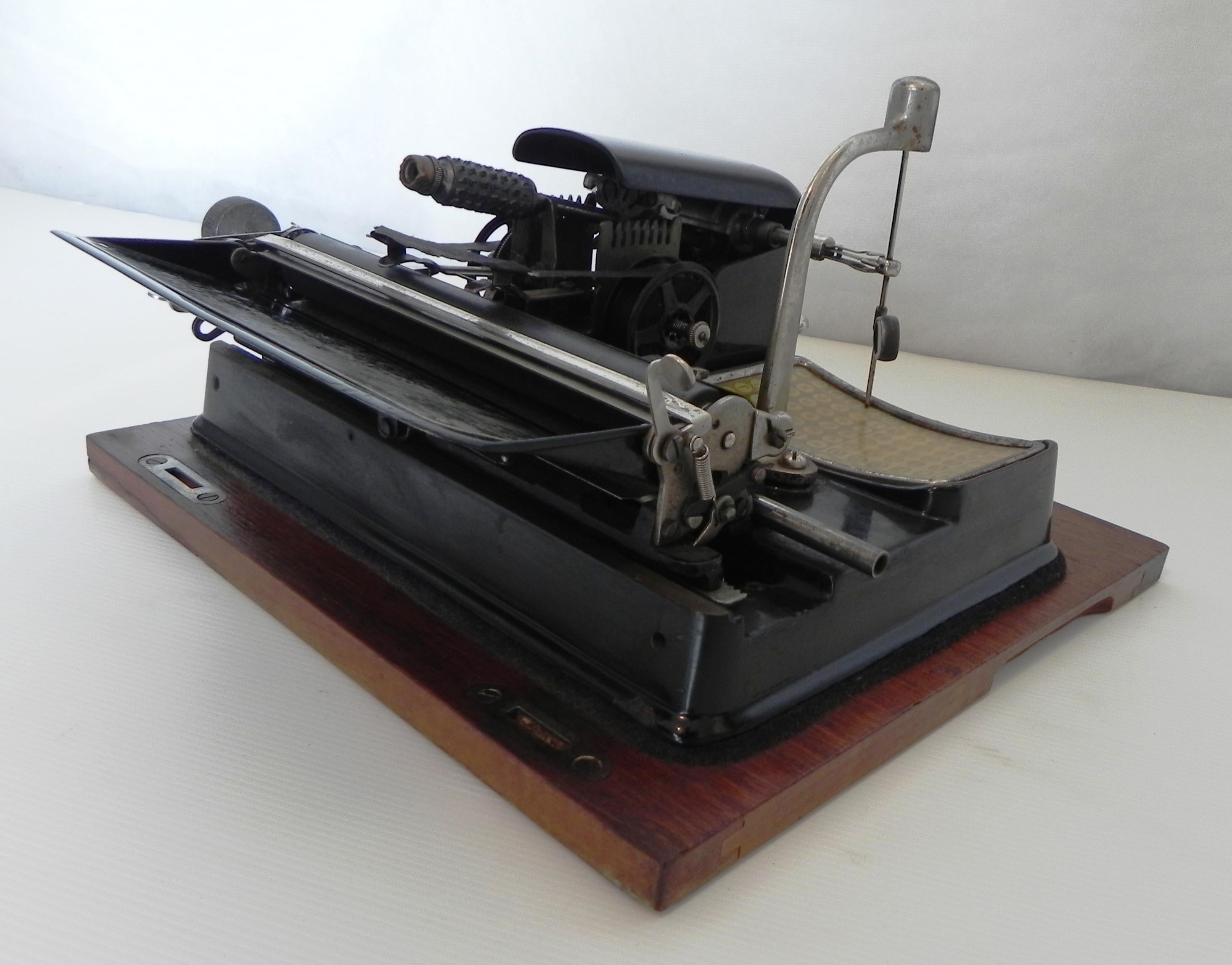 aEG Mignon typewriter, 1920s. For Sale 2