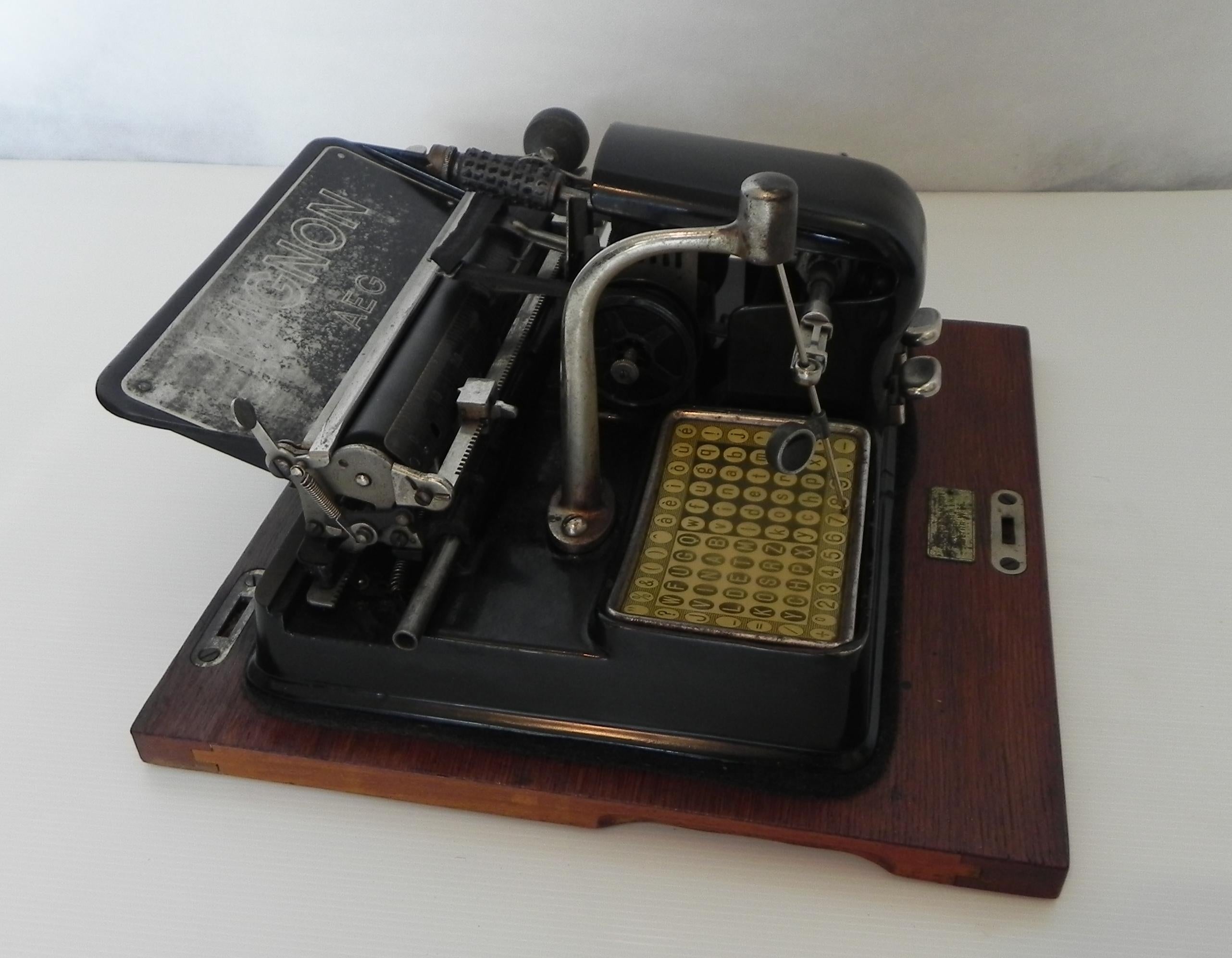aEG Mignon typewriter, 1920s. For Sale 4