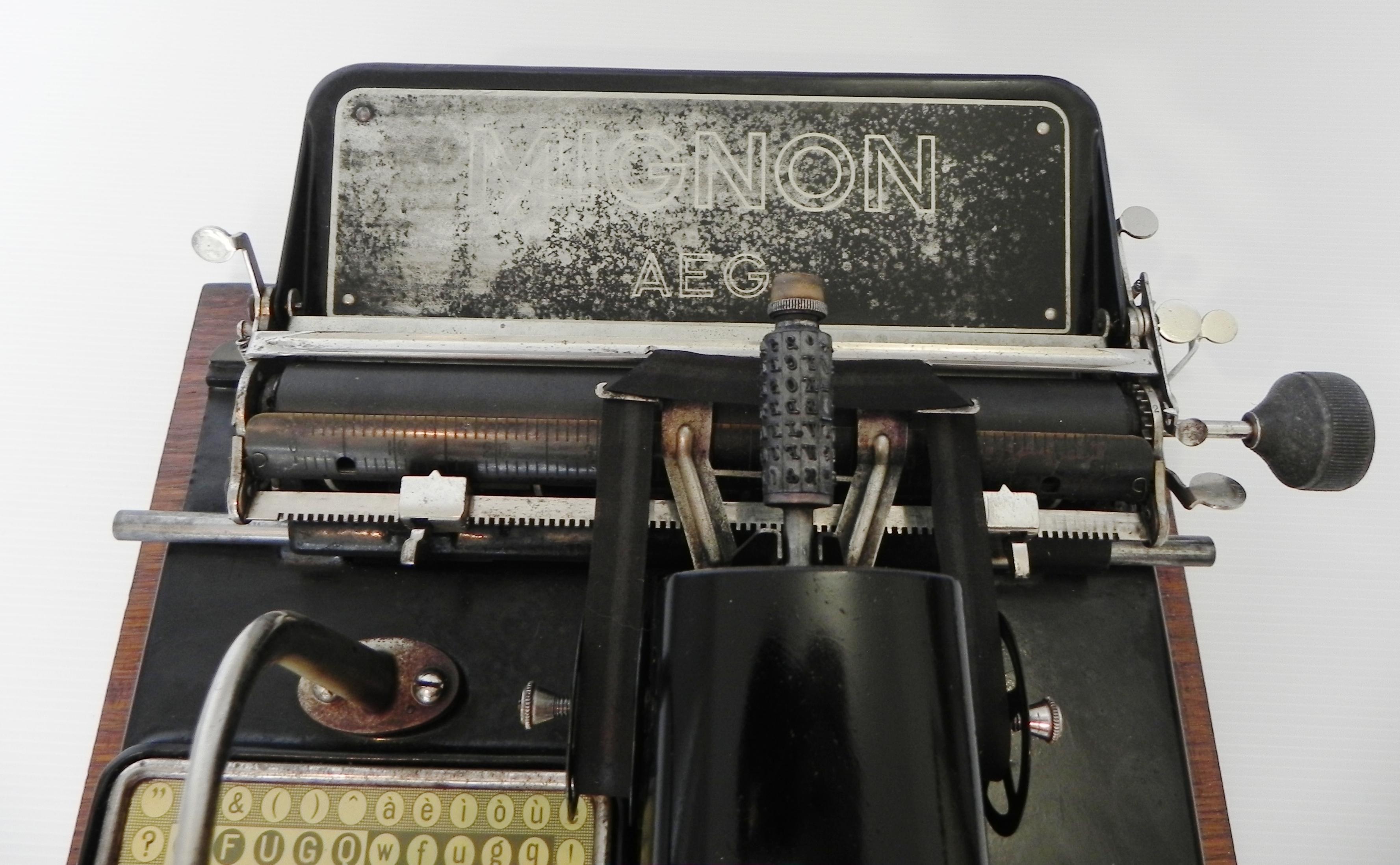 Industrial aEG Mignon typewriter, 1920s. For Sale