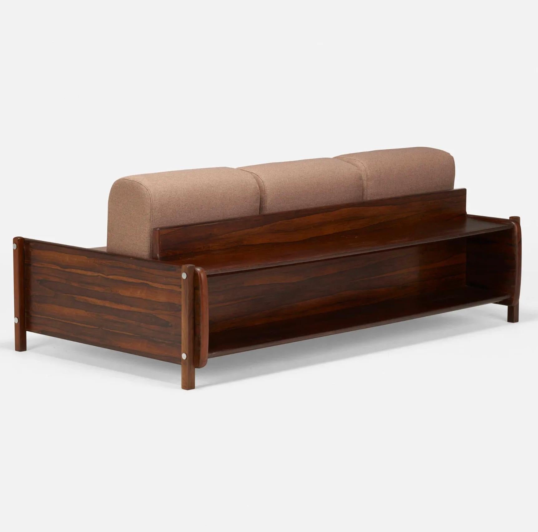 Brazilian 'Macedo' Brazilain Rosewood Sofa by Sergio Rodrigues for OCA Brazil, 1960s For Sale