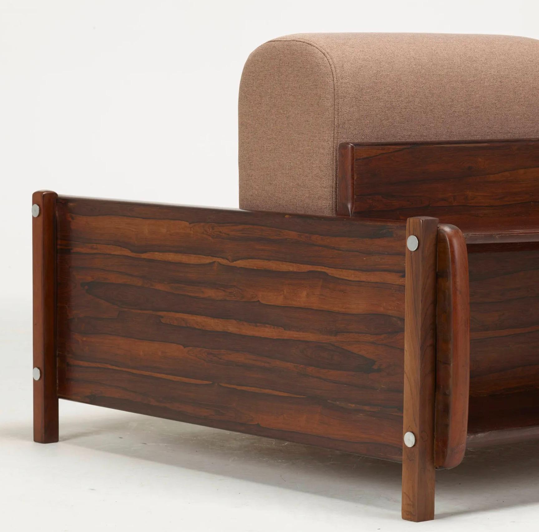 'Macedo' Brazilain Rosewood Sofa by Sergio Rodrigues for OCA Brazil, 1960s For Sale 1