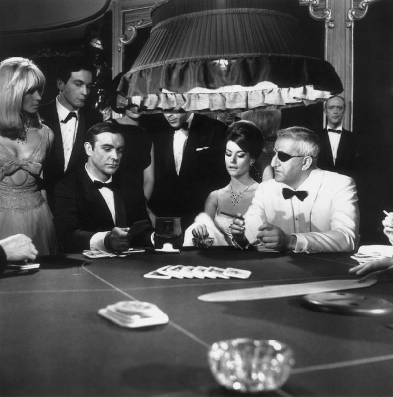 "Thunderball" von MacGregor

Eine Szene aus dem James-Bond-Film "Thunderball" mit Sean Connery, Claudine Auger und Adolfo Celi.

Ungerahmt
Papierformat: 40" x 40'' (Zoll)
Gedruckt 2022 
Silbergelatine-Faserdruck