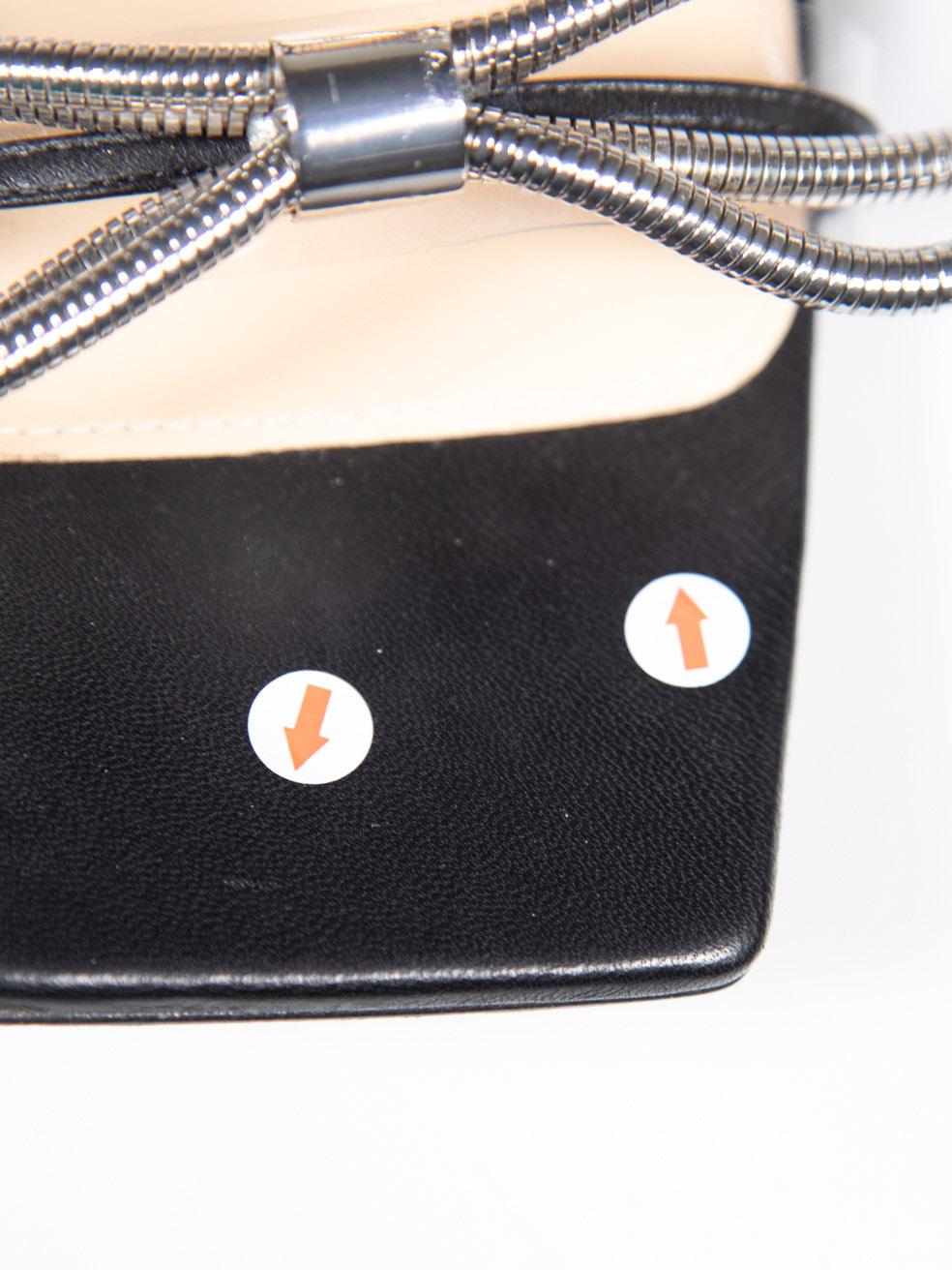 Mach & Mach Sandali open toe in pelle nera con fiocco in metallo taglia IT 38 in vendita 1