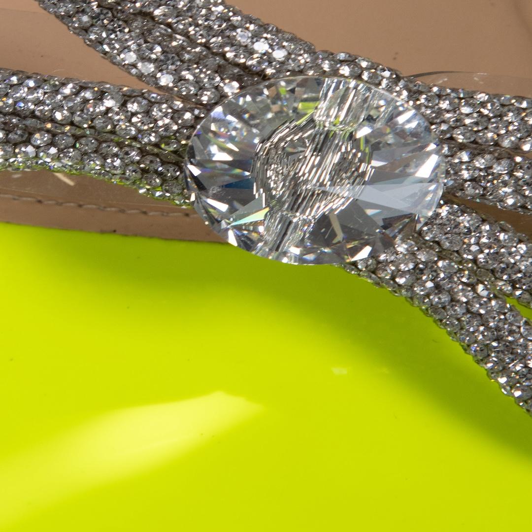 Mach & Mach Sandalias de charol amarillo con doble lazo talla IT 37 en venta 1