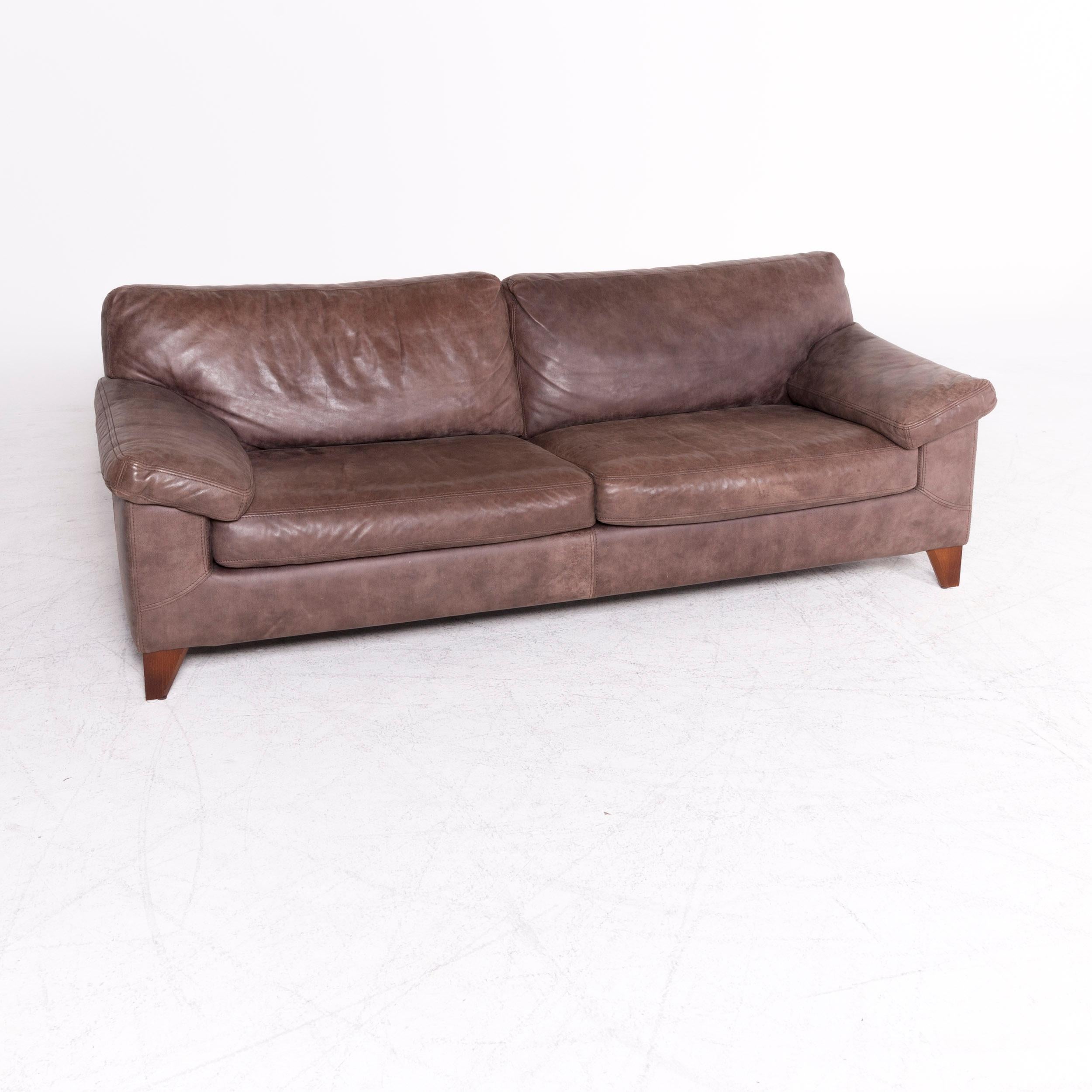 We bring to you a Machalke Diego designer leather sofa armchair set brown genuine leather three.

Product measurements in centimeters:

Depth 97
Width 220
Height 78
Seat-height 44
Rest-height 58
Seat-depth 51
Seat-width 155
Back-height