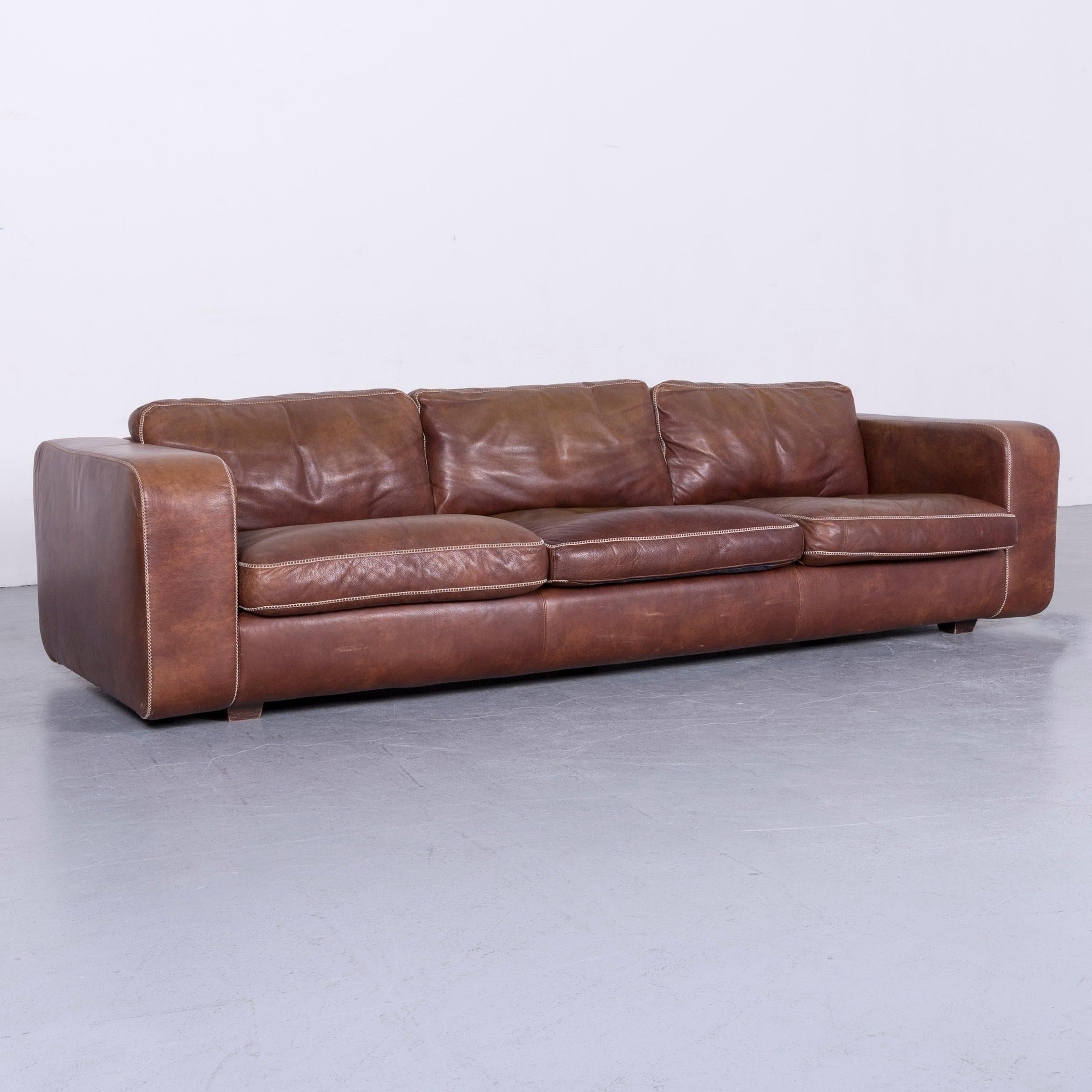 We bring to you an Machalke Valentino designer leather sofa brown three-seat couch.



























