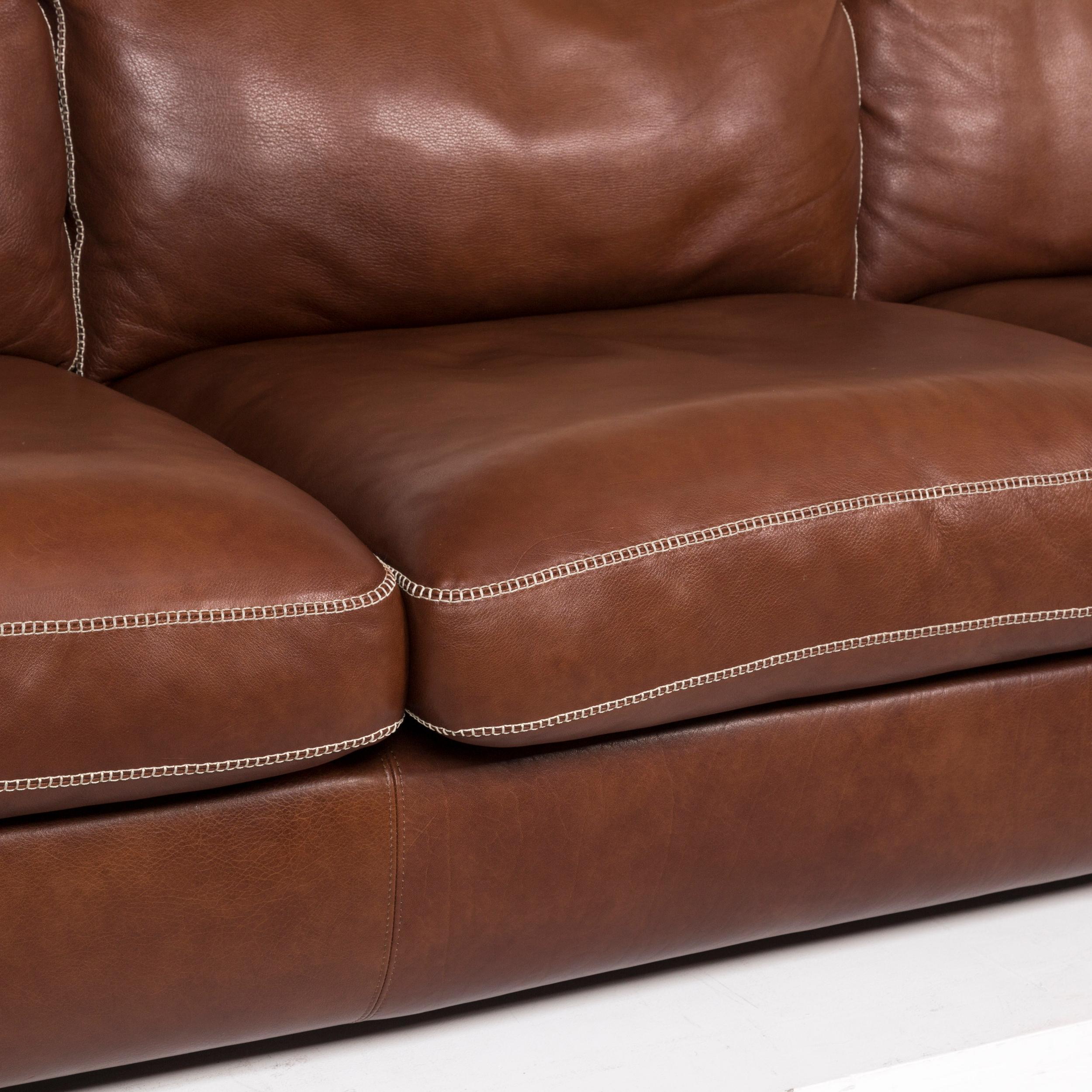 We bring to you a Machalke Valentino leather sofa brown three-seat couch.


 Product measurements in centimeters:
 

Depth 96
Width 267
Height 72
Seat-height 44
Rest-height 60
Seat-depth 61
Seat-width 162
Back-height 30.
 