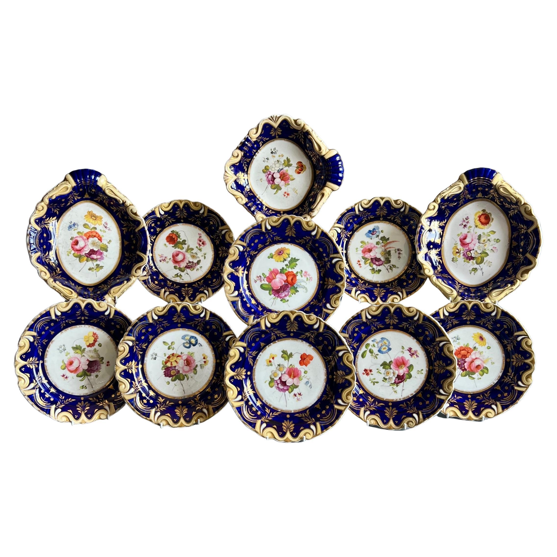 Service à dessert partiel Machin, en forme de moustache, bleu cobalt et fleurs, vers 1825