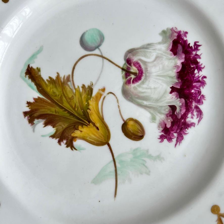 Ensemble Machin de 6 assiettes en forme de moustache, blanche avec fleurs, vers 1825 en vente 2
