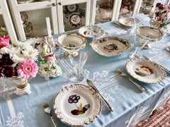 Machin Juego de 6 Platos, Forma de Bigote, Blanco con Flores, ca 1825