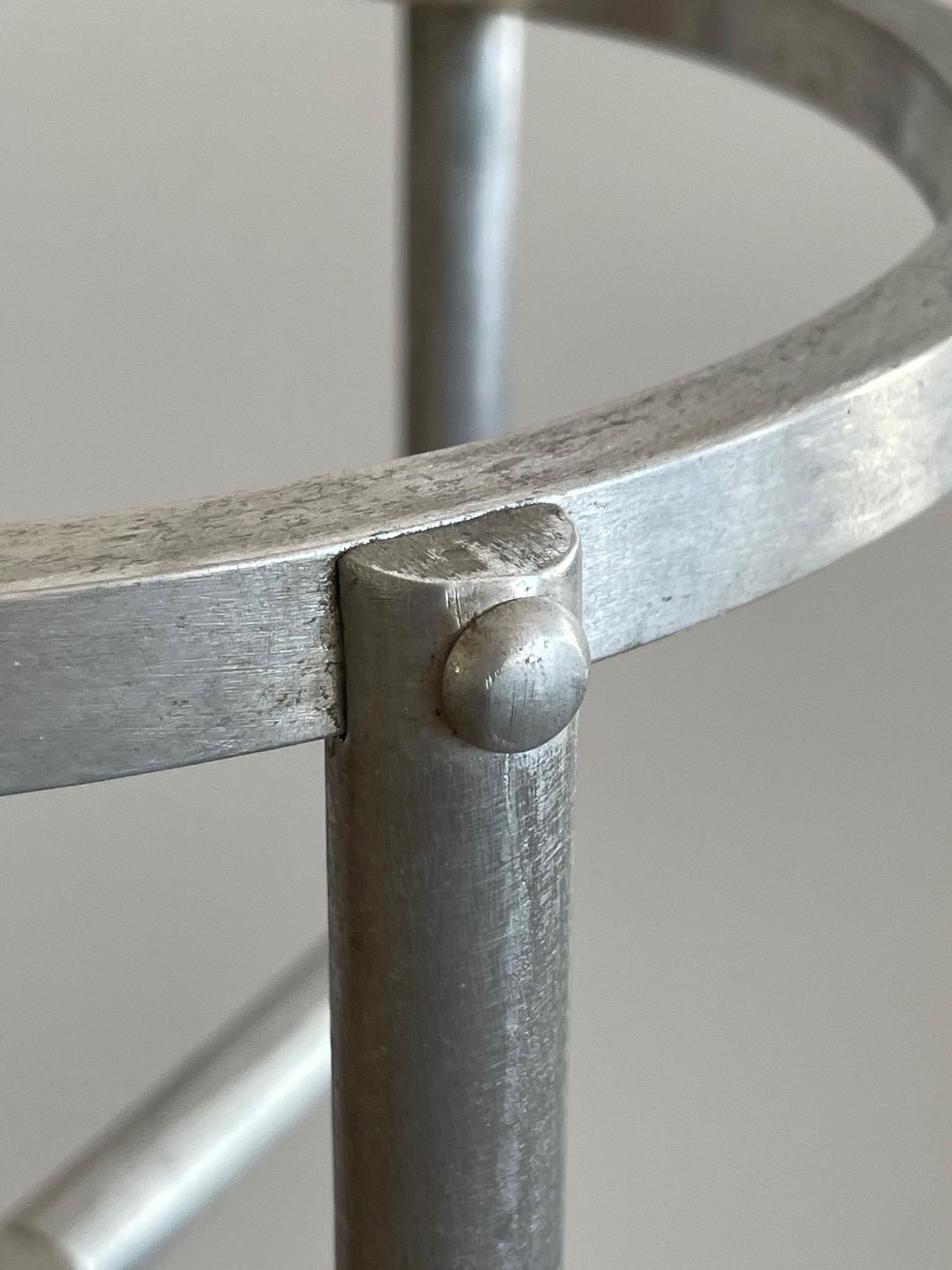 Supporto per secchiello da ghiaccio in alluminio Machine Age In condizioni buone in vendita a St.Petersburg, FL