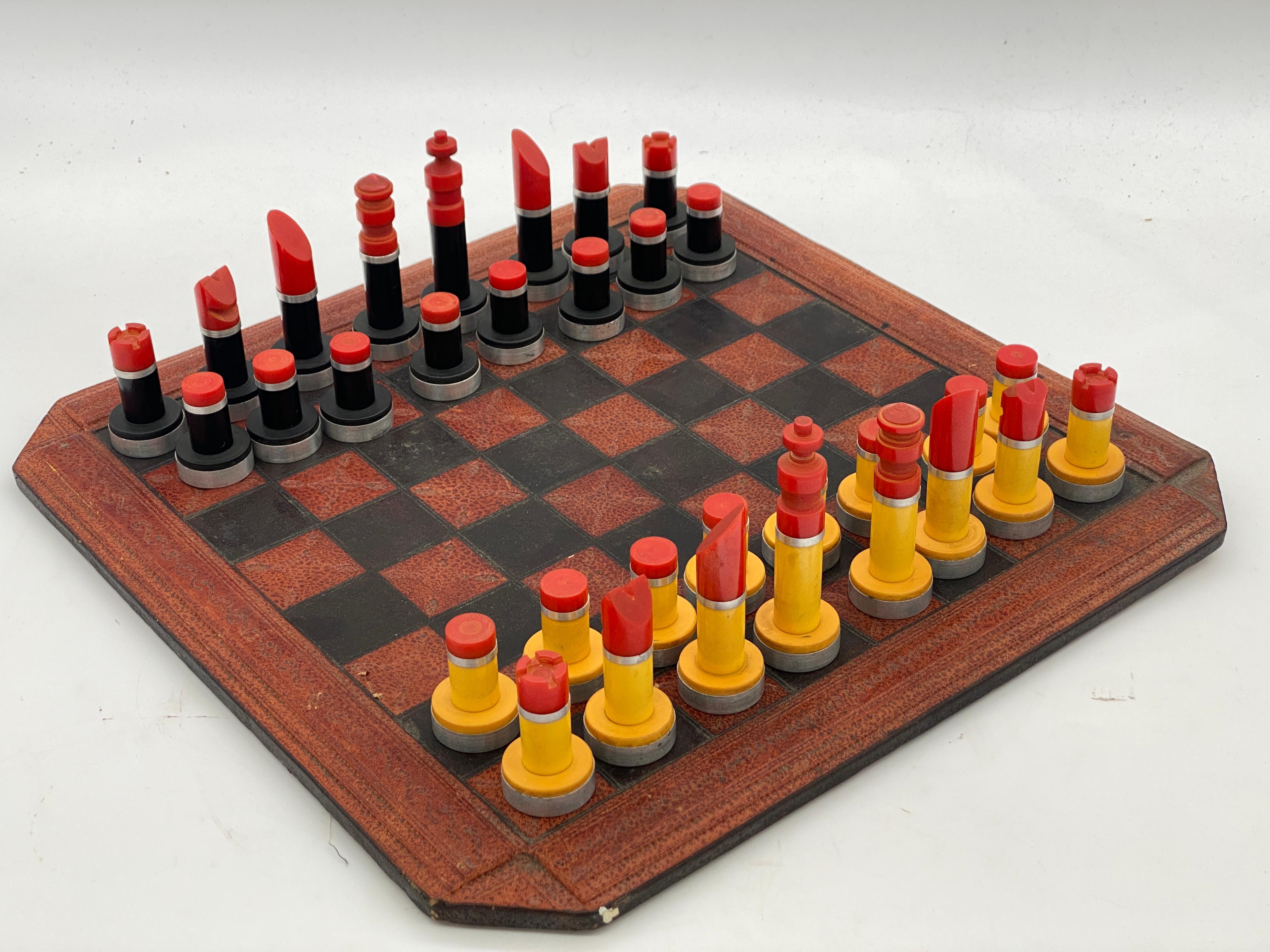 Machine Age Art Deco Bakelite Chess Set w/ Machined Alumminum Bases In Excellent Condition In Van Nuys, CA