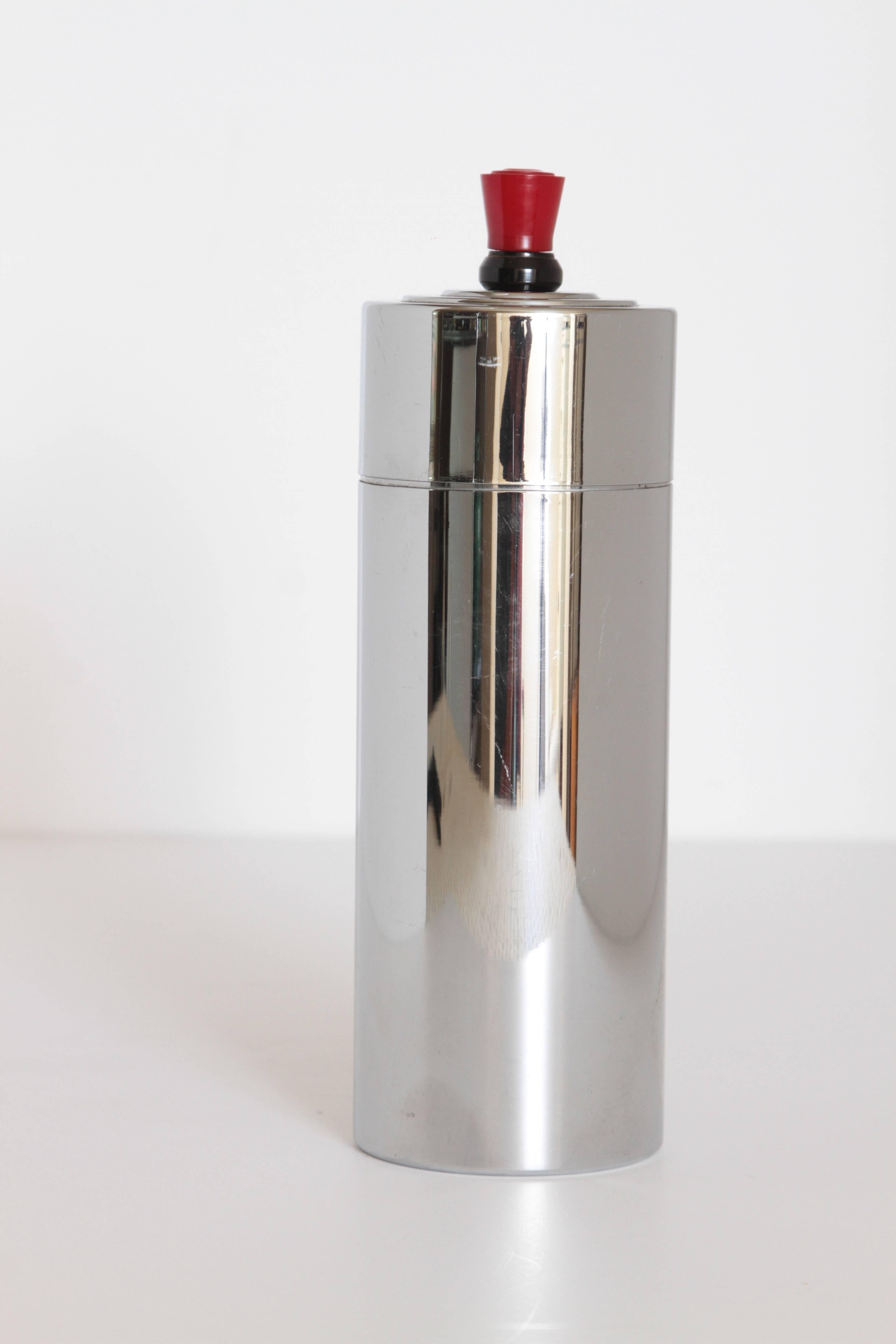 American Machine Age Art Deco Cocktail Shaker, Polished Aluminum, Bakelite, Catalin