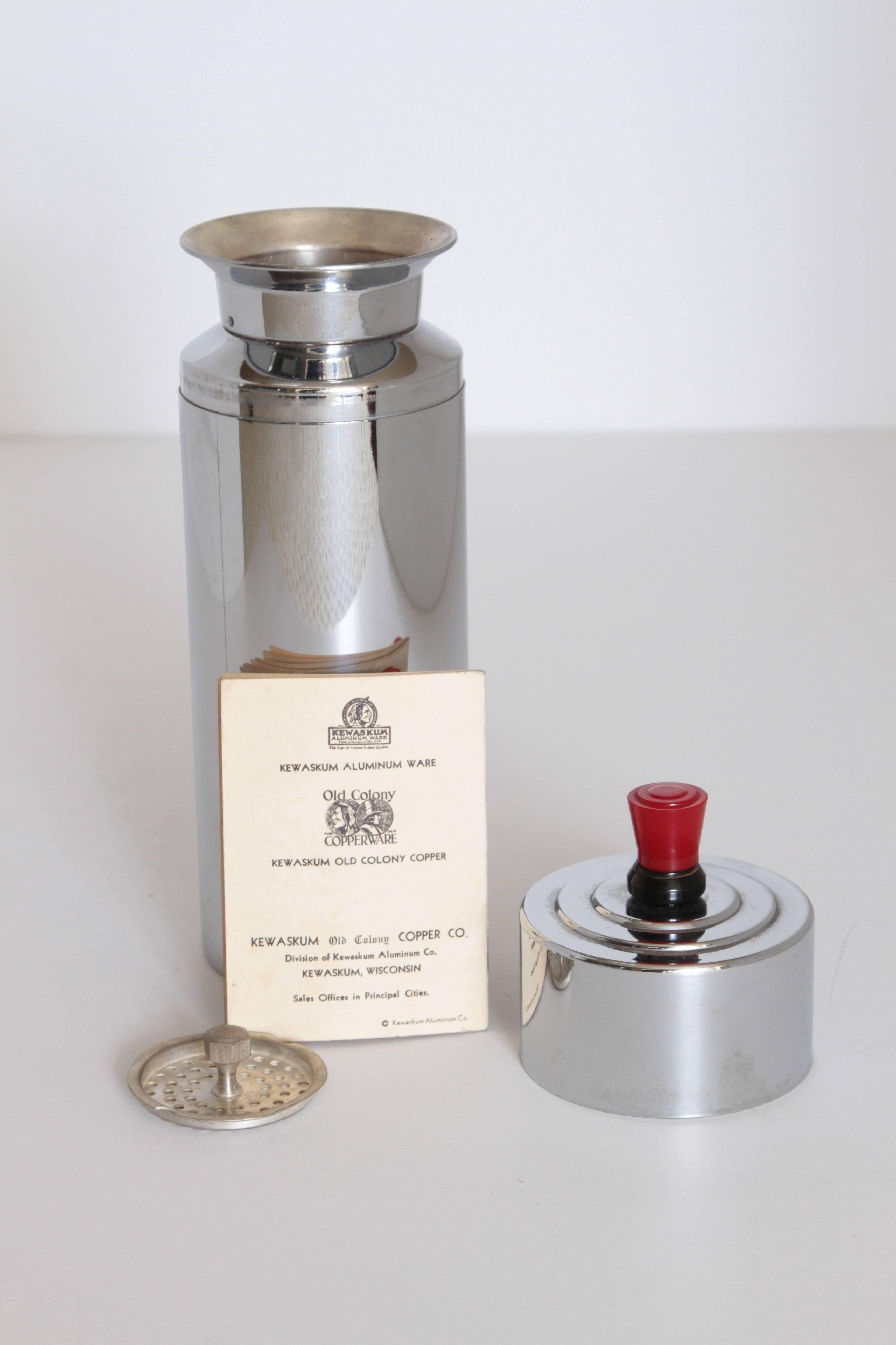 Machine Age Art Deco Cocktail Shaker, Polished Aluminum, Bakelite, Catalin In Excellent Condition In Dallas, TX