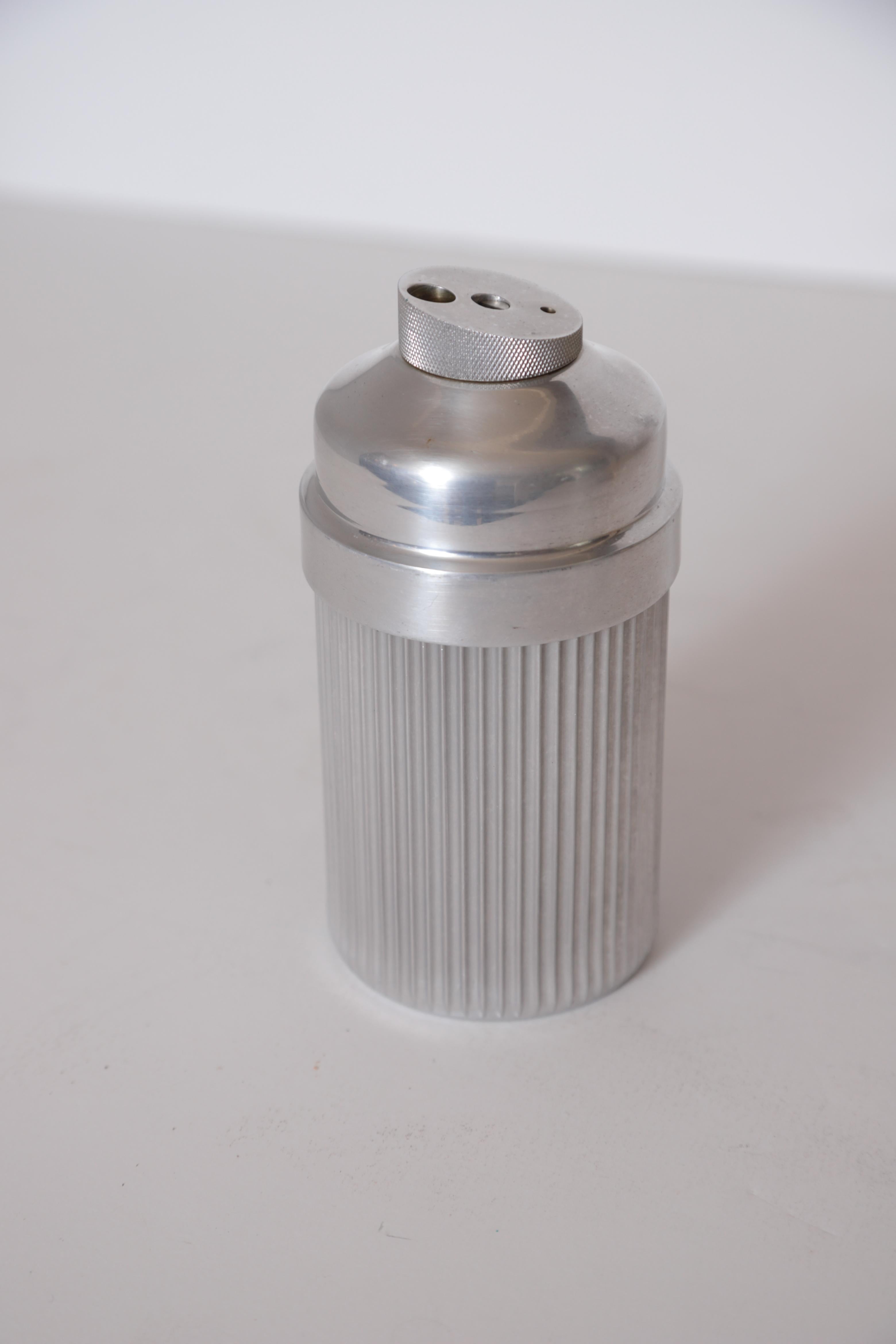 Machine Age Art Deco Eezee-Pour Cocktail Shaker Ribbed Aluminum, Emson Products 2