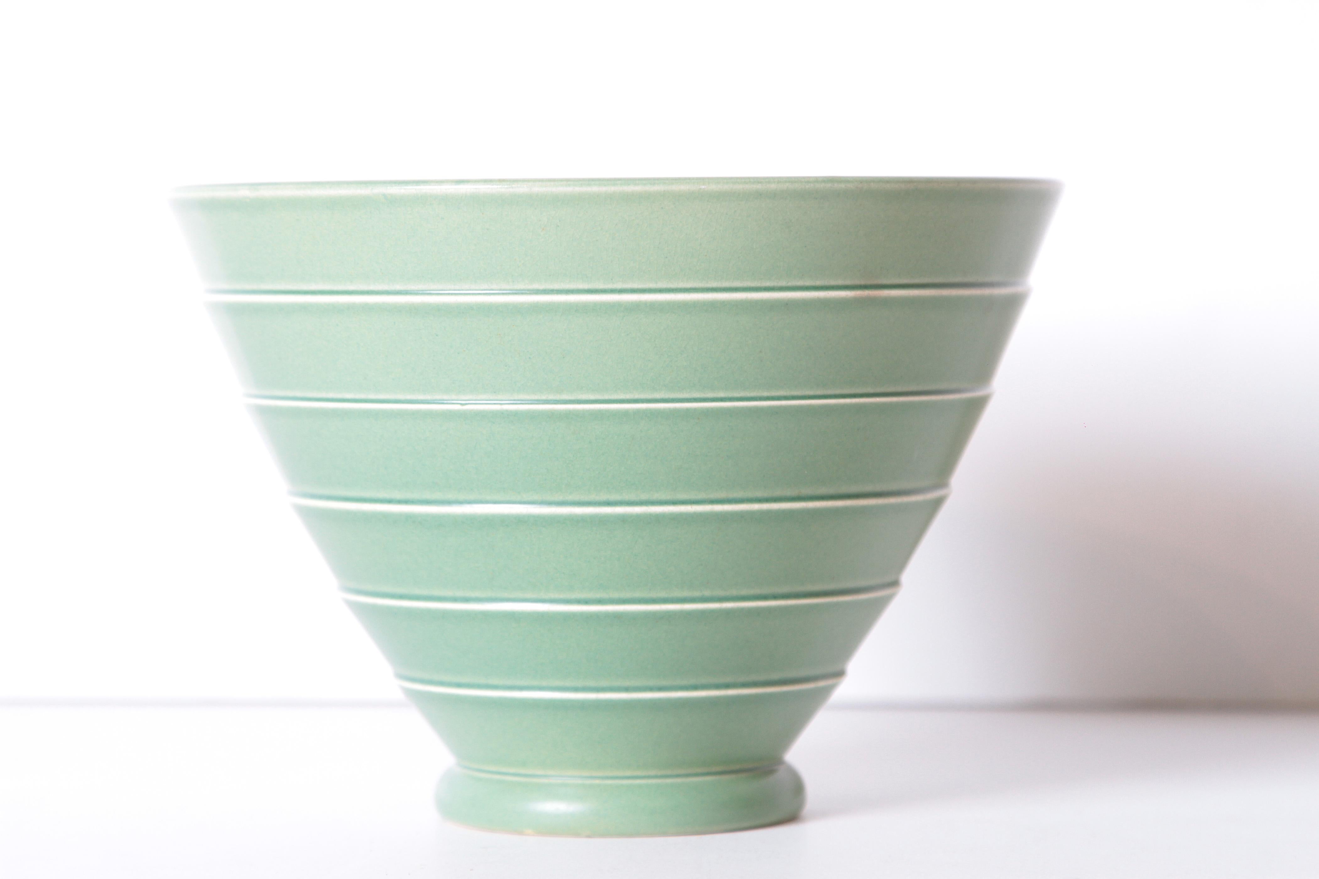 Machine Age Art Deco Keith Murray Wedgwood Vase, Engine-Turned Form For Sale 2