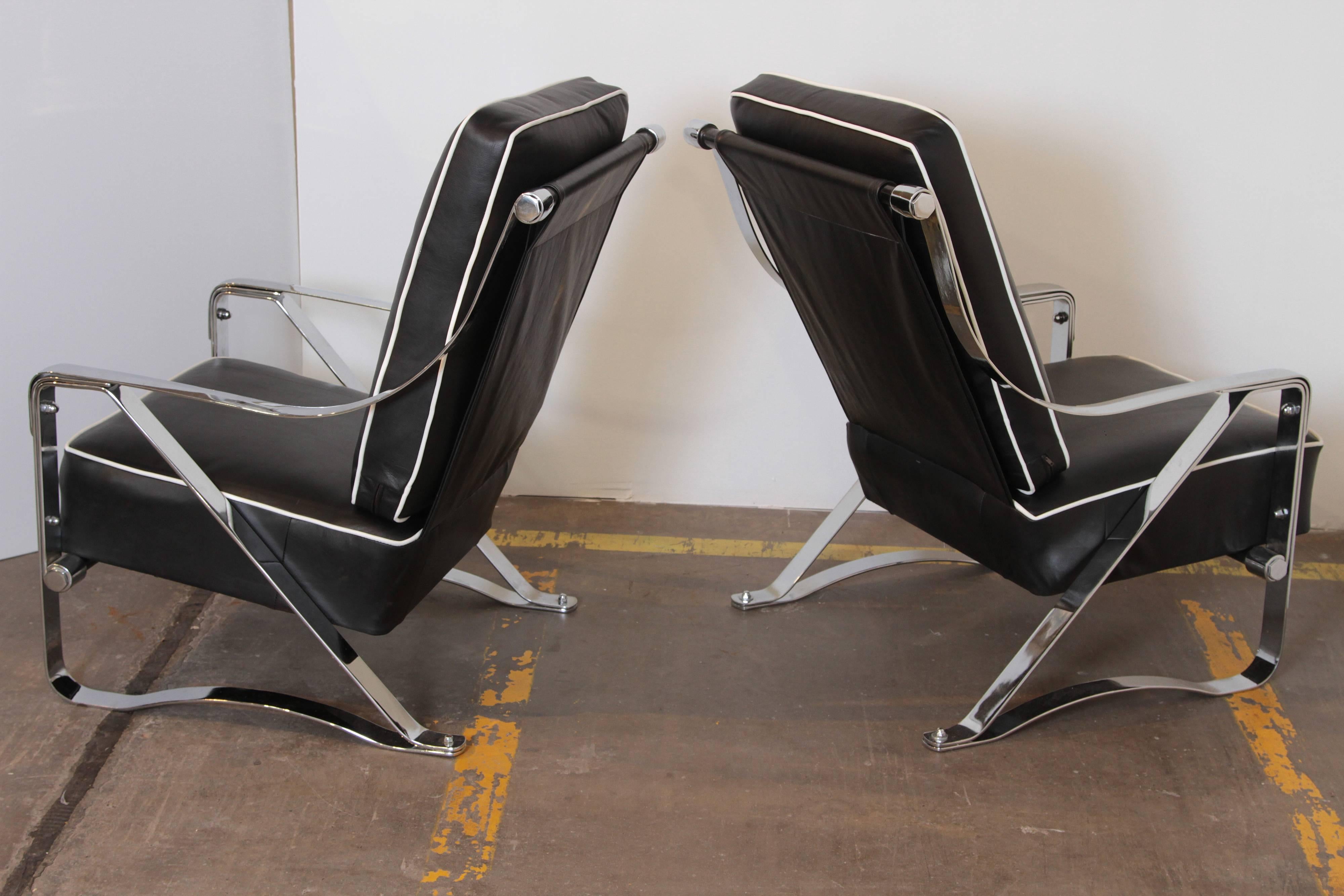 American Machine Age Art Deco McKay Craft Streamline Pair of Cantilevered Lounge Chairs For Sale