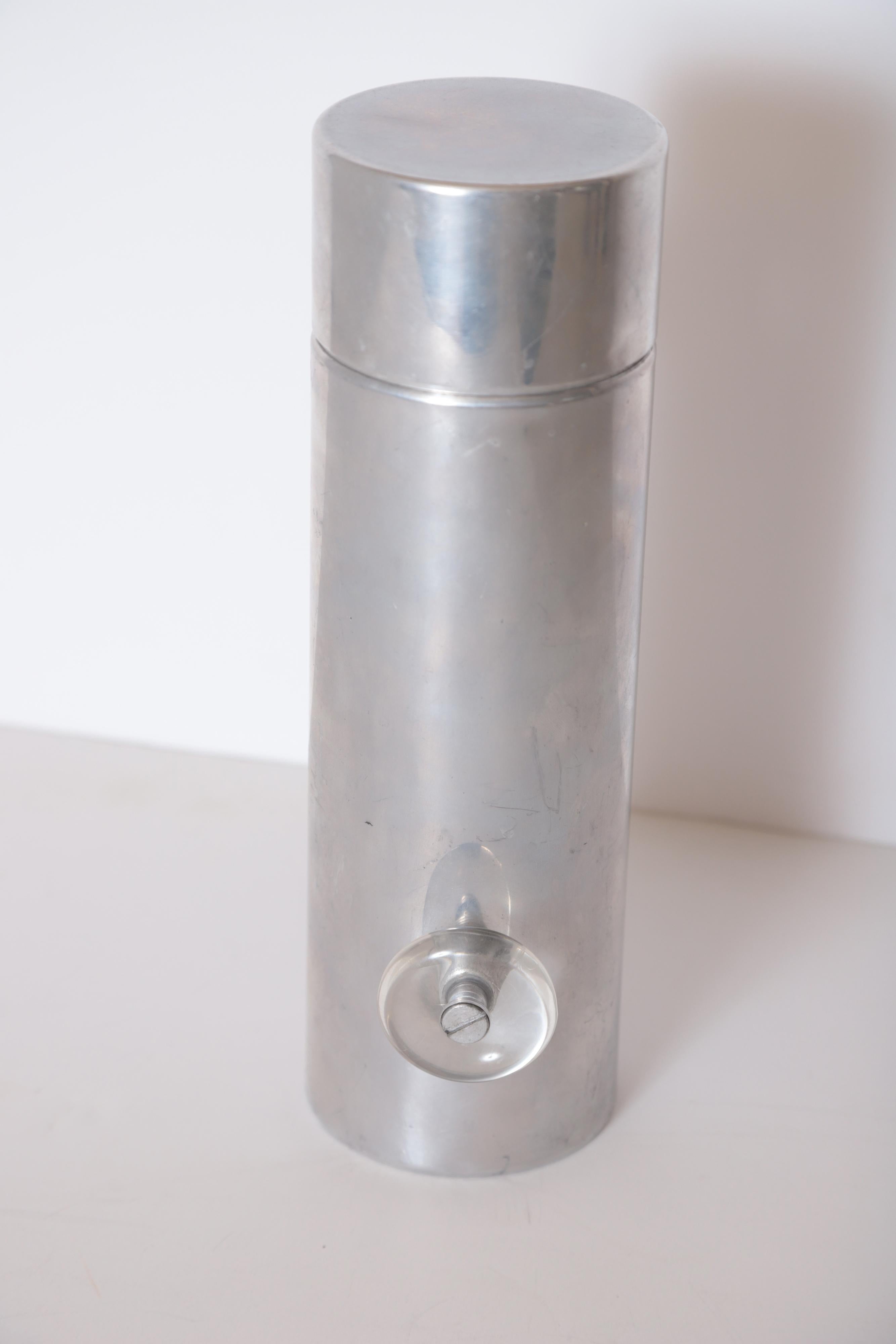 Machine Age Art Deco Mid Century Konga Cocktail Shaker by Kromex  Lucite Handles For Sale 9