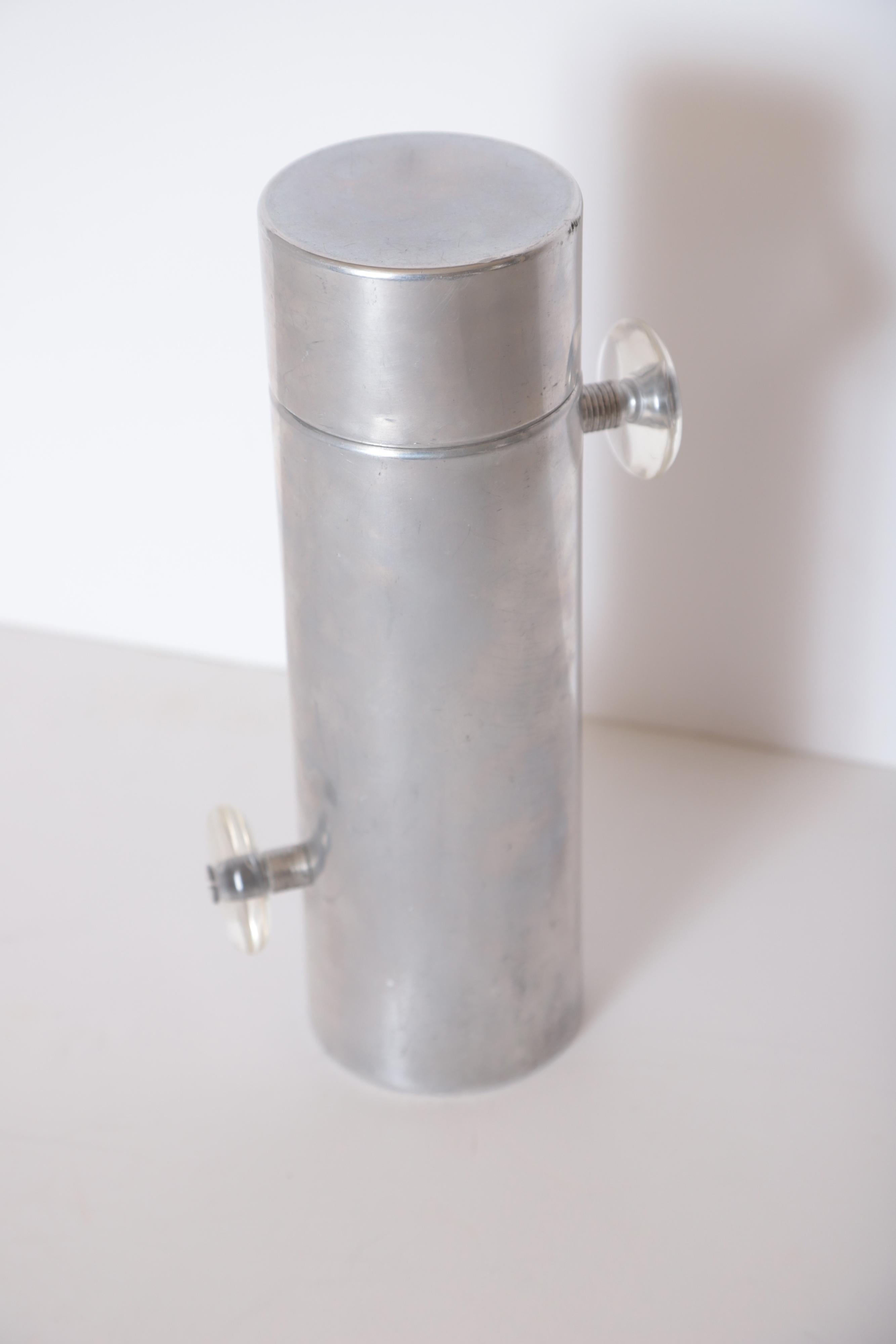 Machine Age Art Deco Mid Century Konga Cocktail Shaker by Kromex  Lucite Handles For Sale 10
