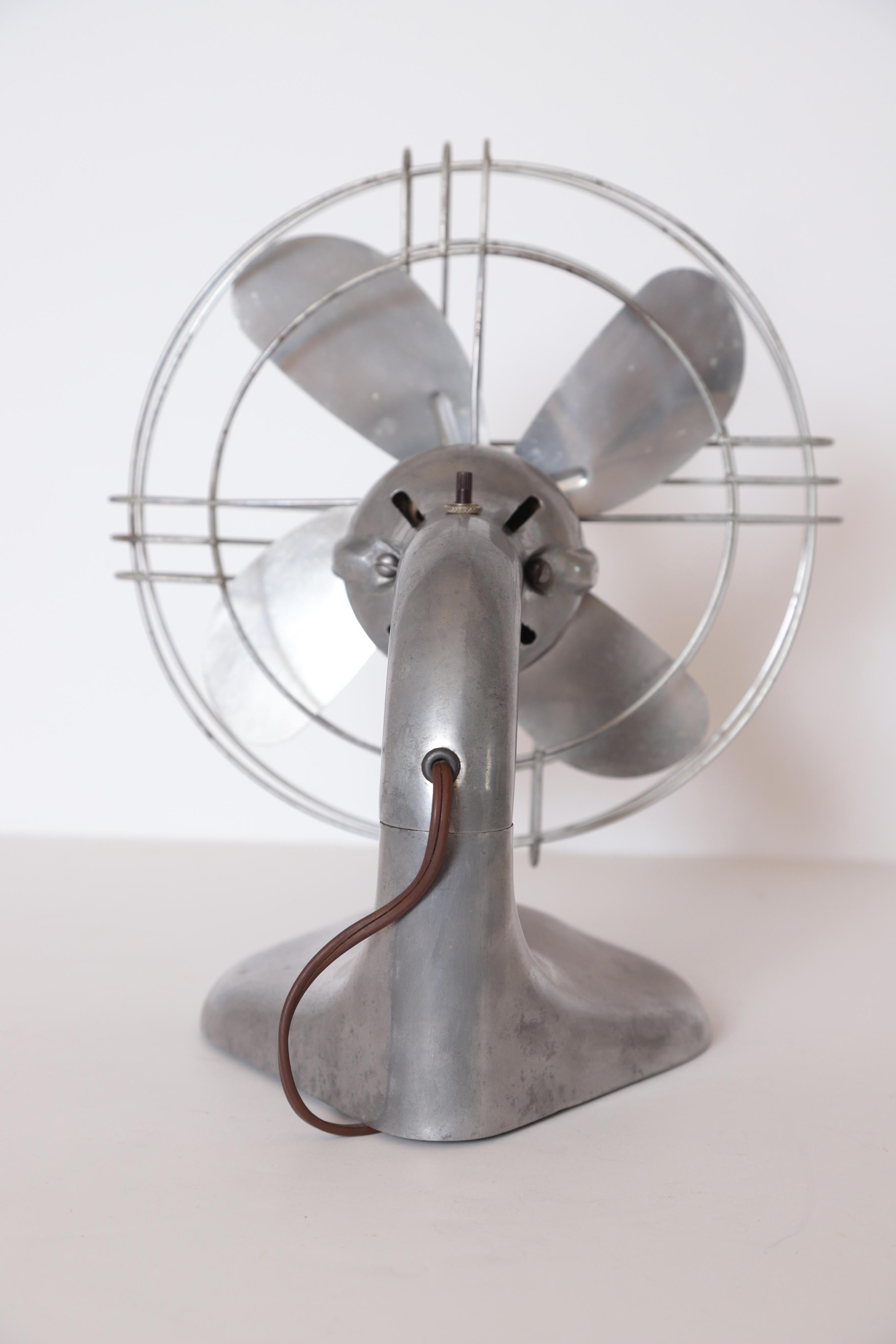 Machine Age Art Deco Streamline Aluminum Zephyr Airkooler Goose-Neck Fan For Sale 2