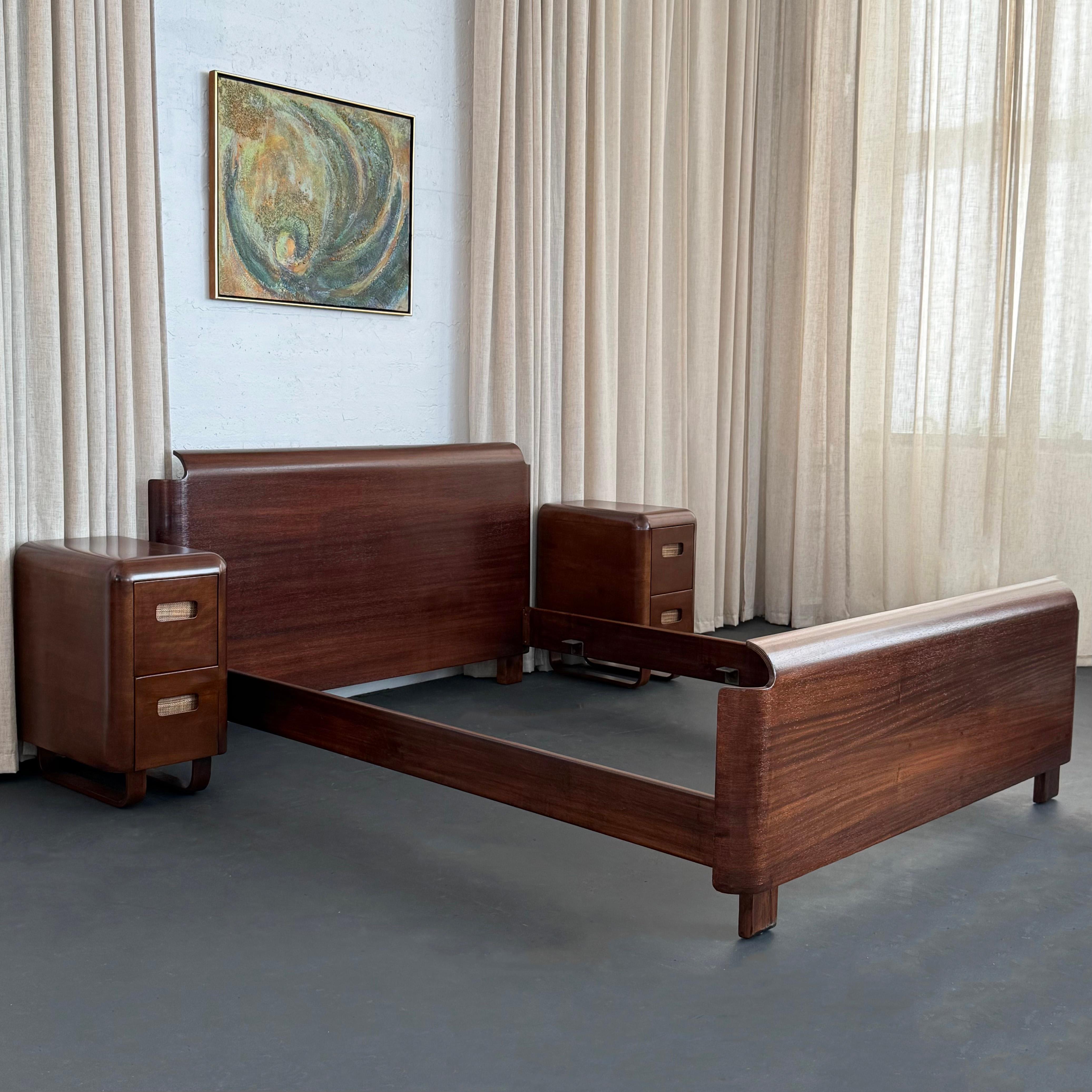 Machin-Age Art Deco Walnuss Bett von Paul Goldman für Plymodern Möbel (Metall) im Angebot
