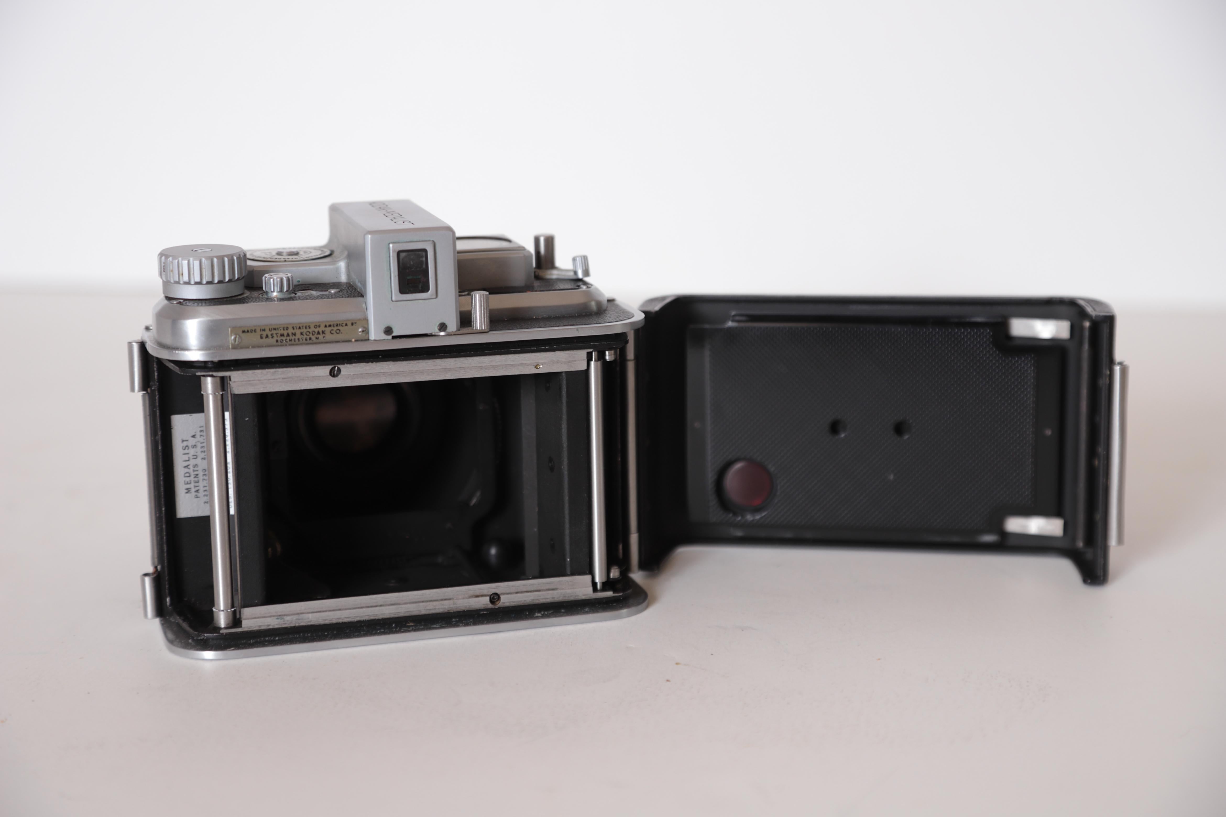 Machine Age Art Deco Walter Dorwin Teague Kodak Medalist Camera with Case For Sale 9