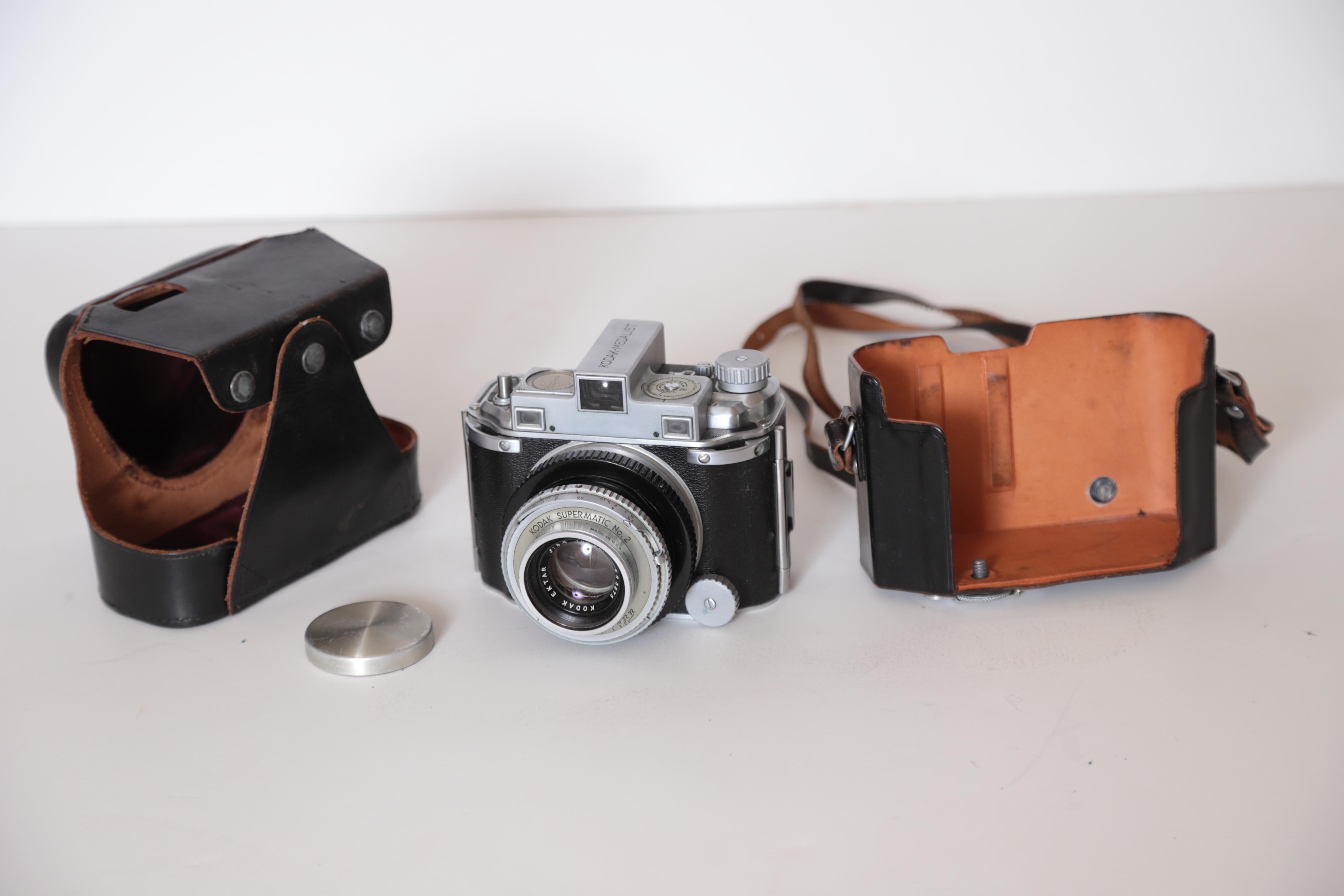 Machine Age Art Deco Walter Dorwin Teague Kodak Medalist Camera with Case In Good Condition For Sale In Dallas, TX