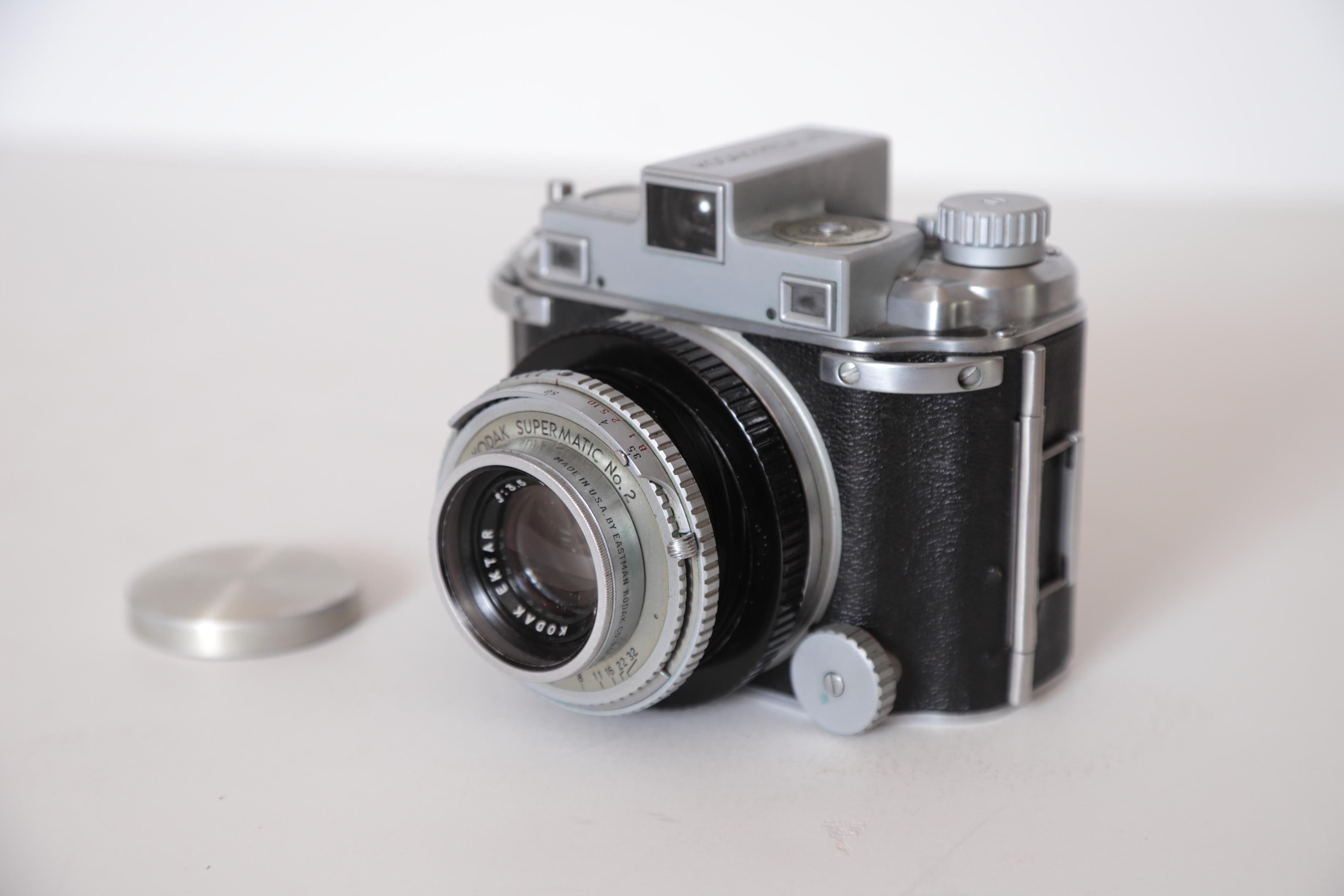 Machine Age Art Deco Walter Dorwin Teague Kodak Medalist Camera with Case For Sale 1