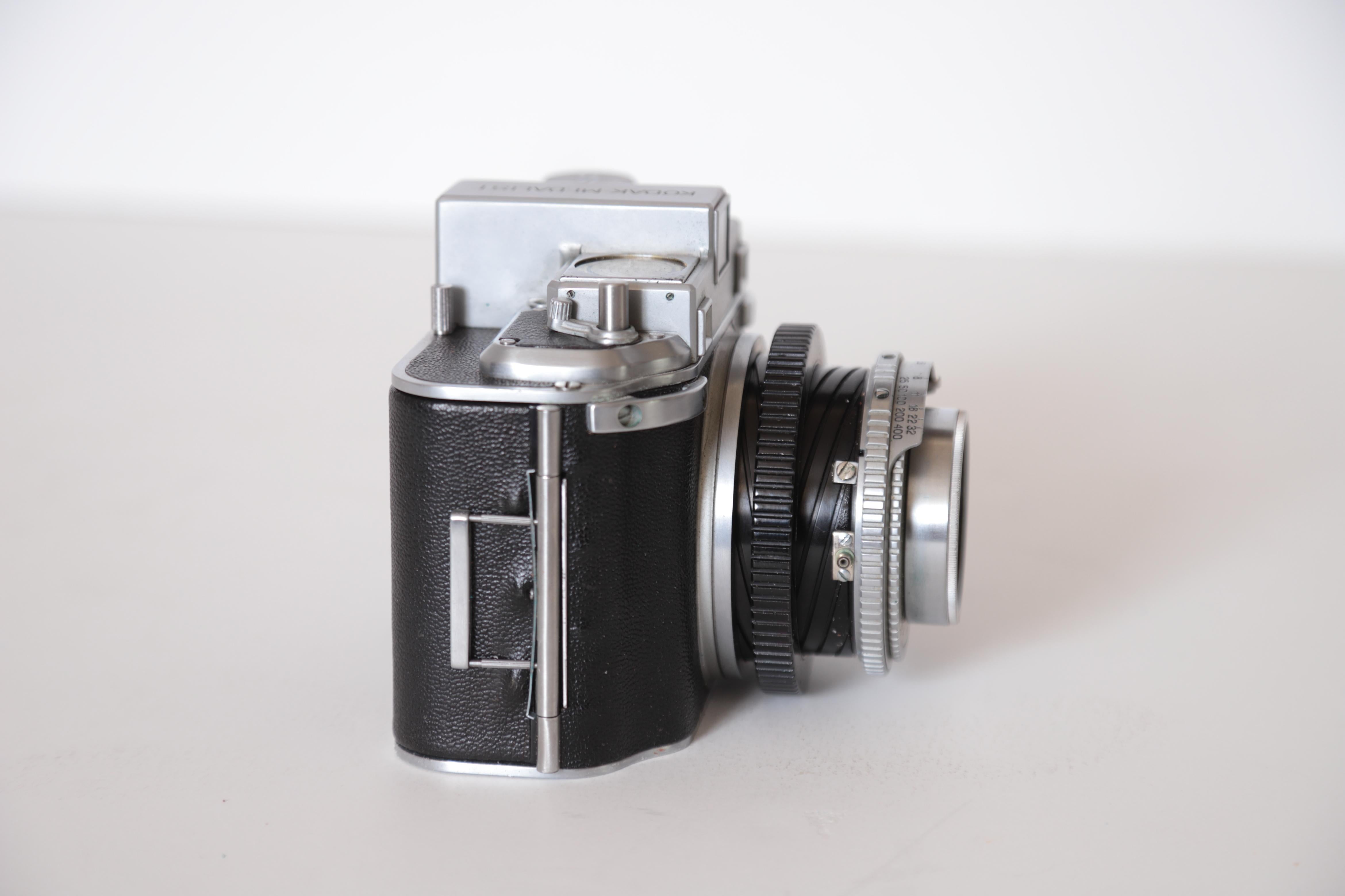 Machine Age Art Deco Walter Dorwin Teague Kodak Medalist Camera with Case For Sale 3