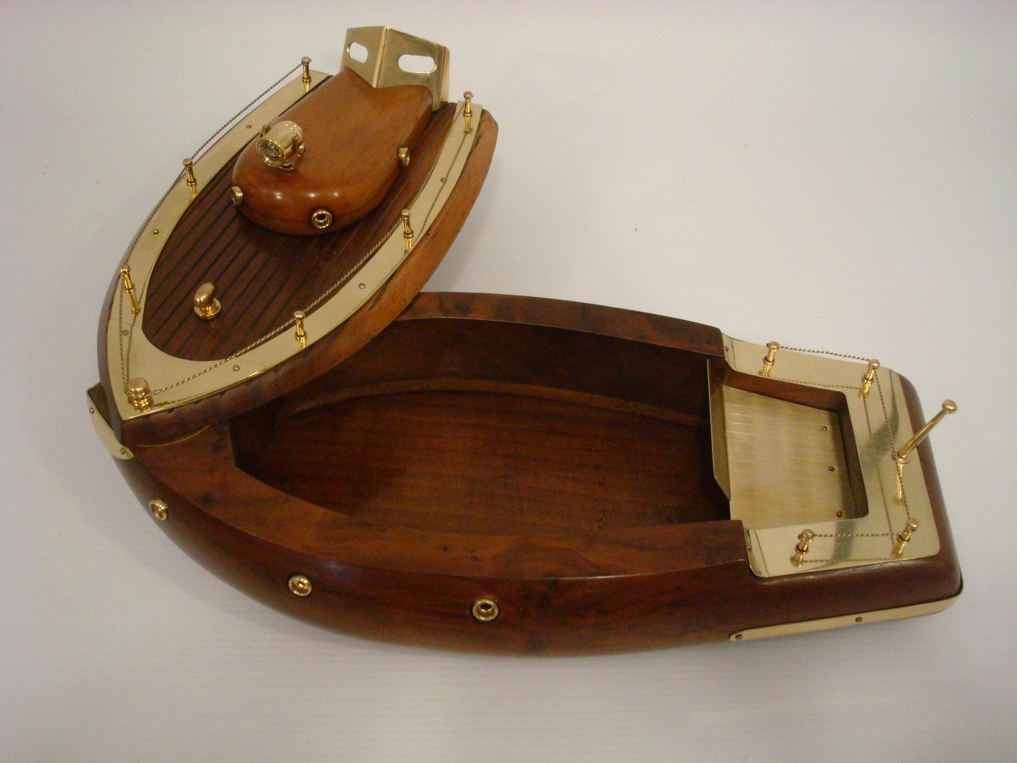 Machine Age / Art Deco Wood & Brass Speedboat Model Secret Box, circa 1930s For Sale 4