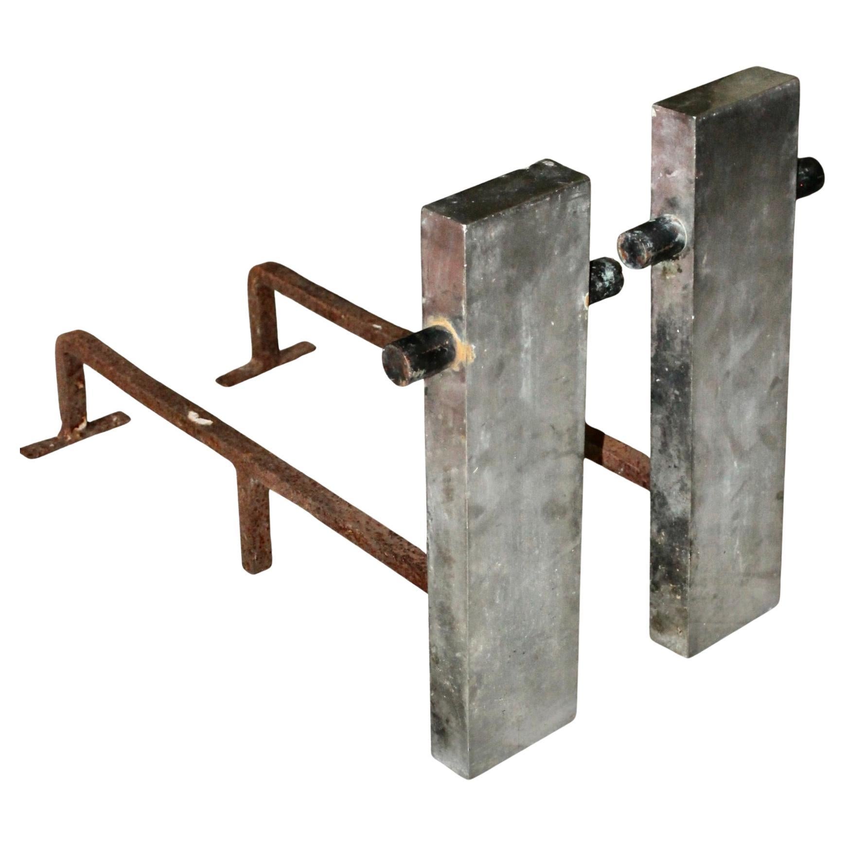 Andirons en cuivre et en acier de style Machine Age Donald Deskey en vente