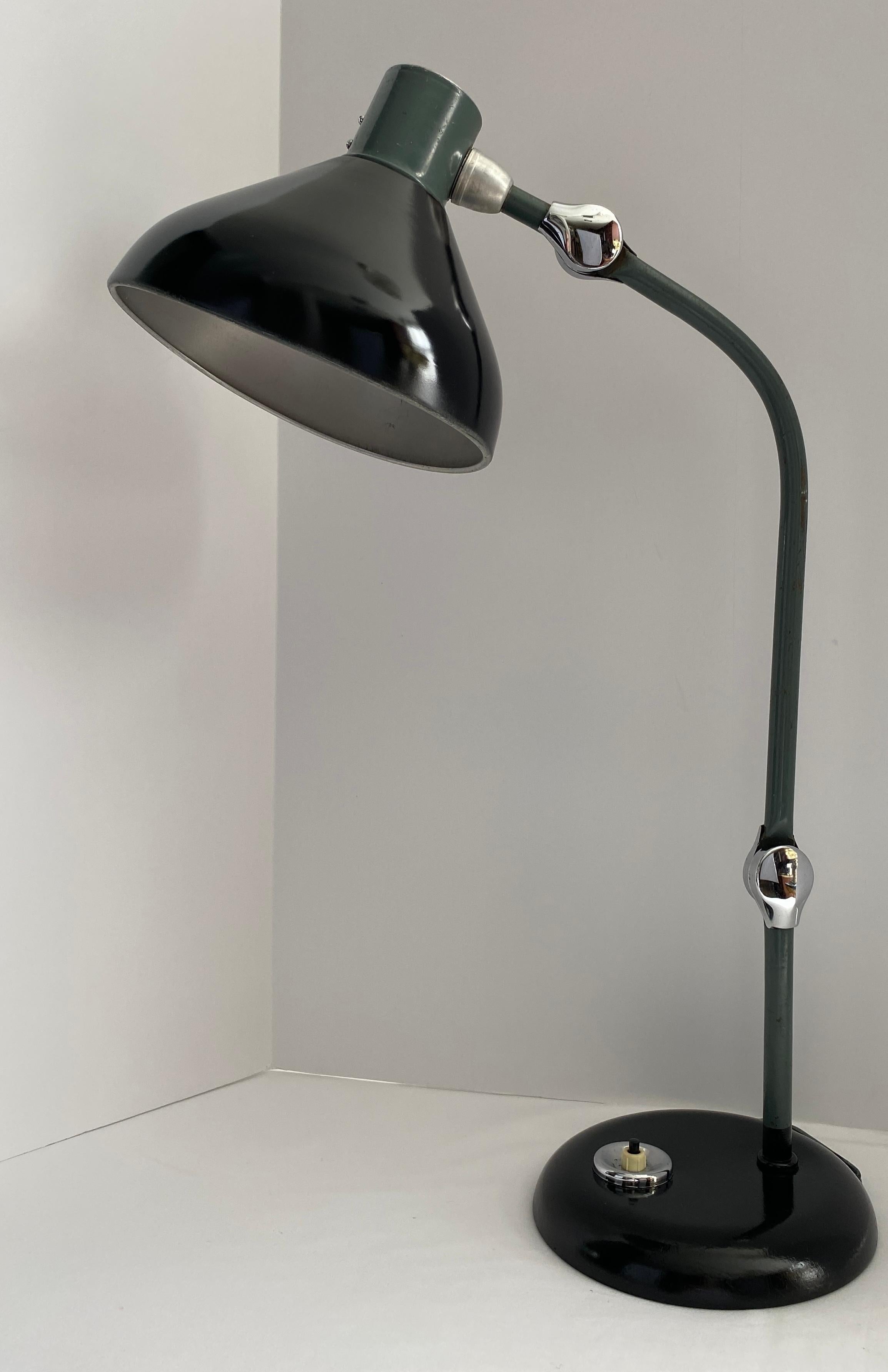 Machin Age Industrielle Tischlampe im Zustand „Gut“ im Angebot in Miami, FL