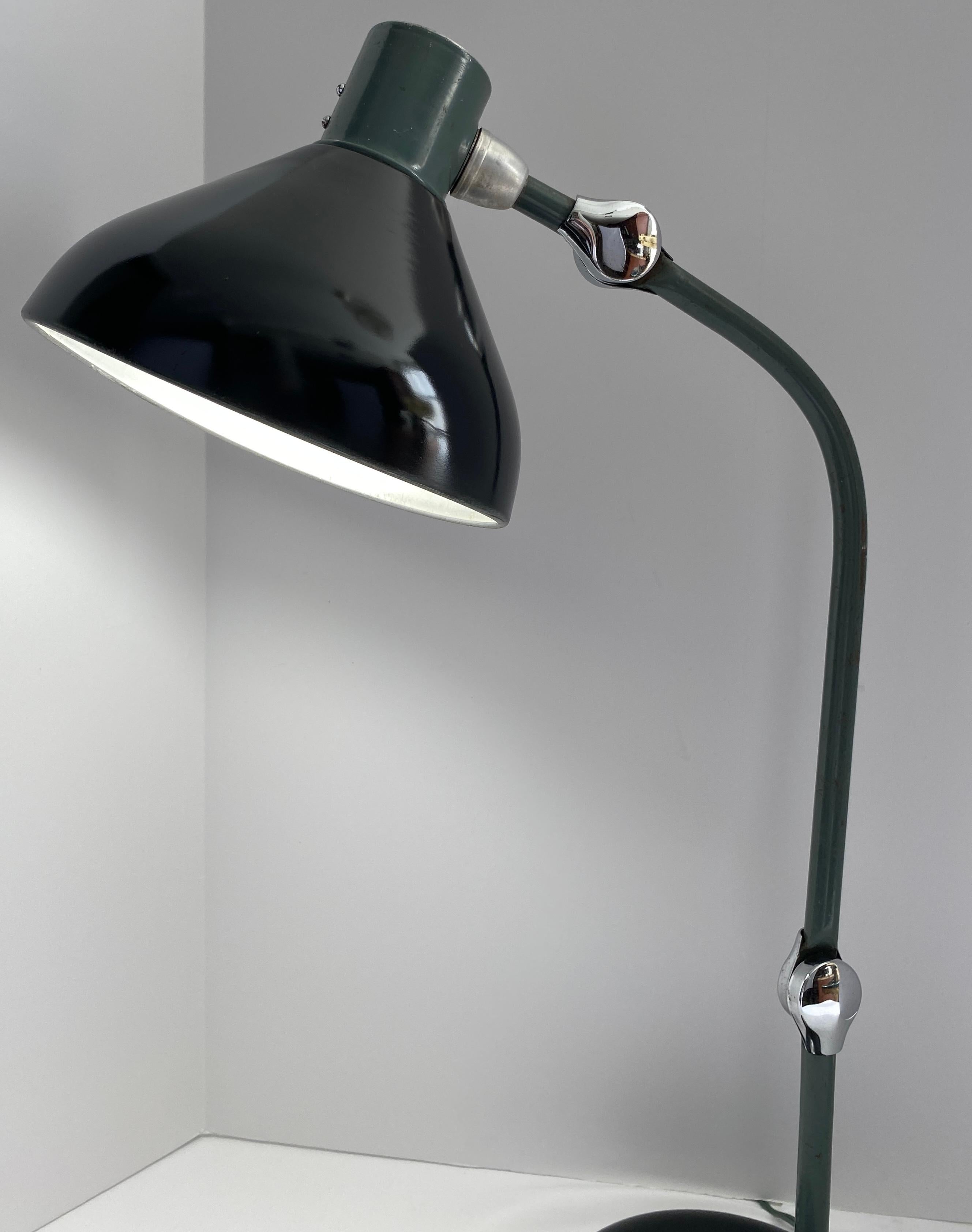 Machin Age Industrielle Tischlampe (Aluminium) im Angebot