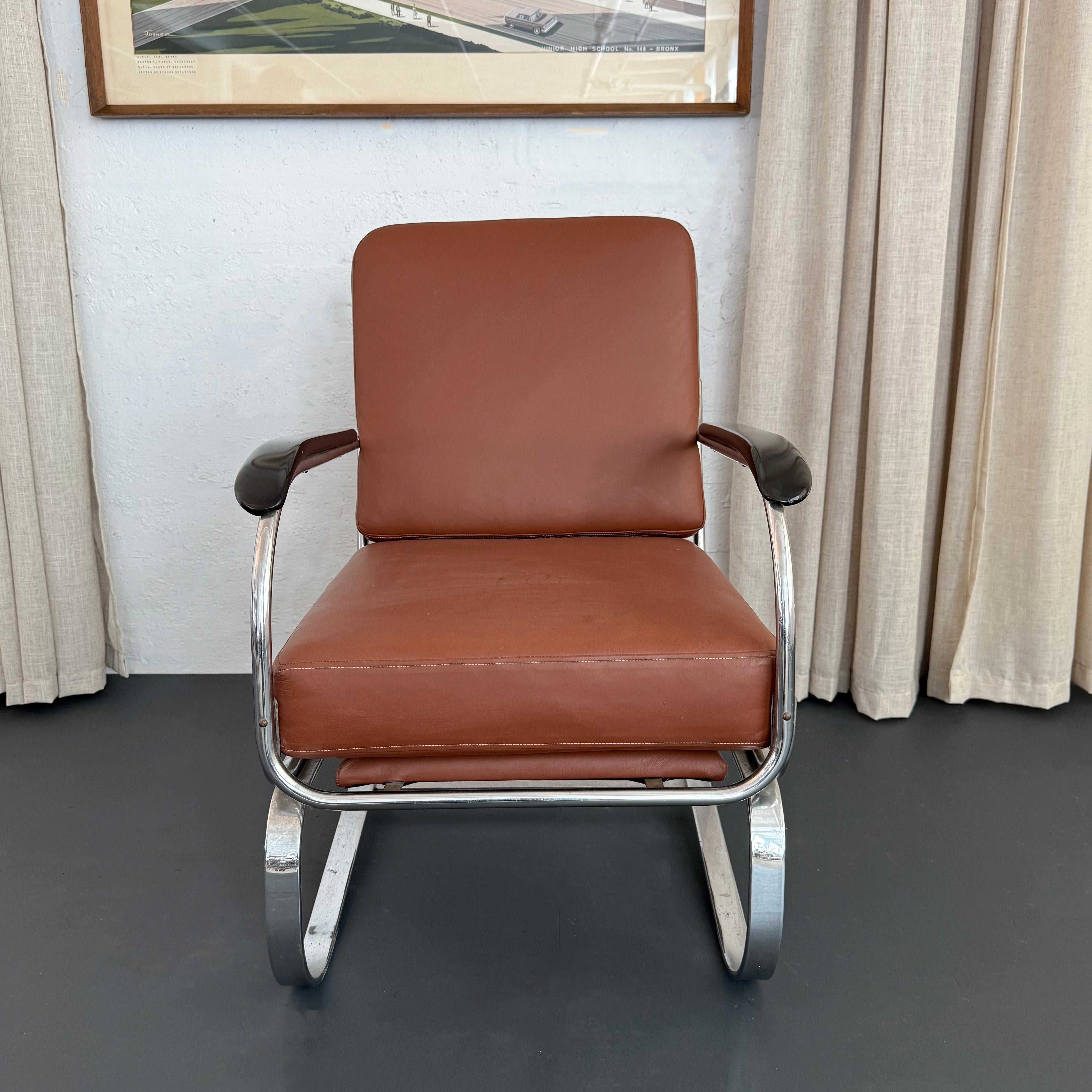 Chaise longue en cuir et chrome de Machine Age par Kem Weber Bon état - En vente à Brooklyn, NY