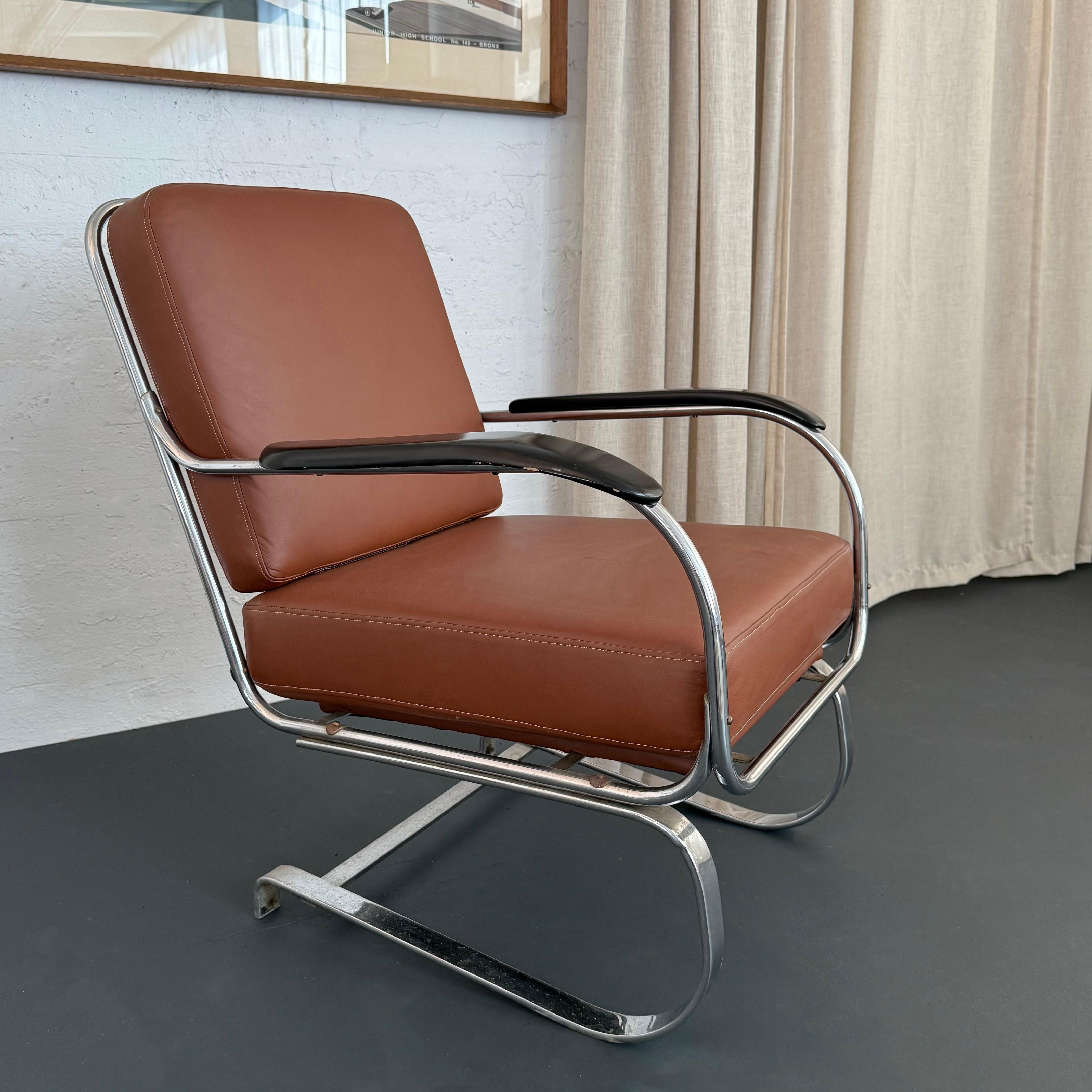 Chaise longue en cuir et chrome de Machine Age par Kem Weber en vente 1