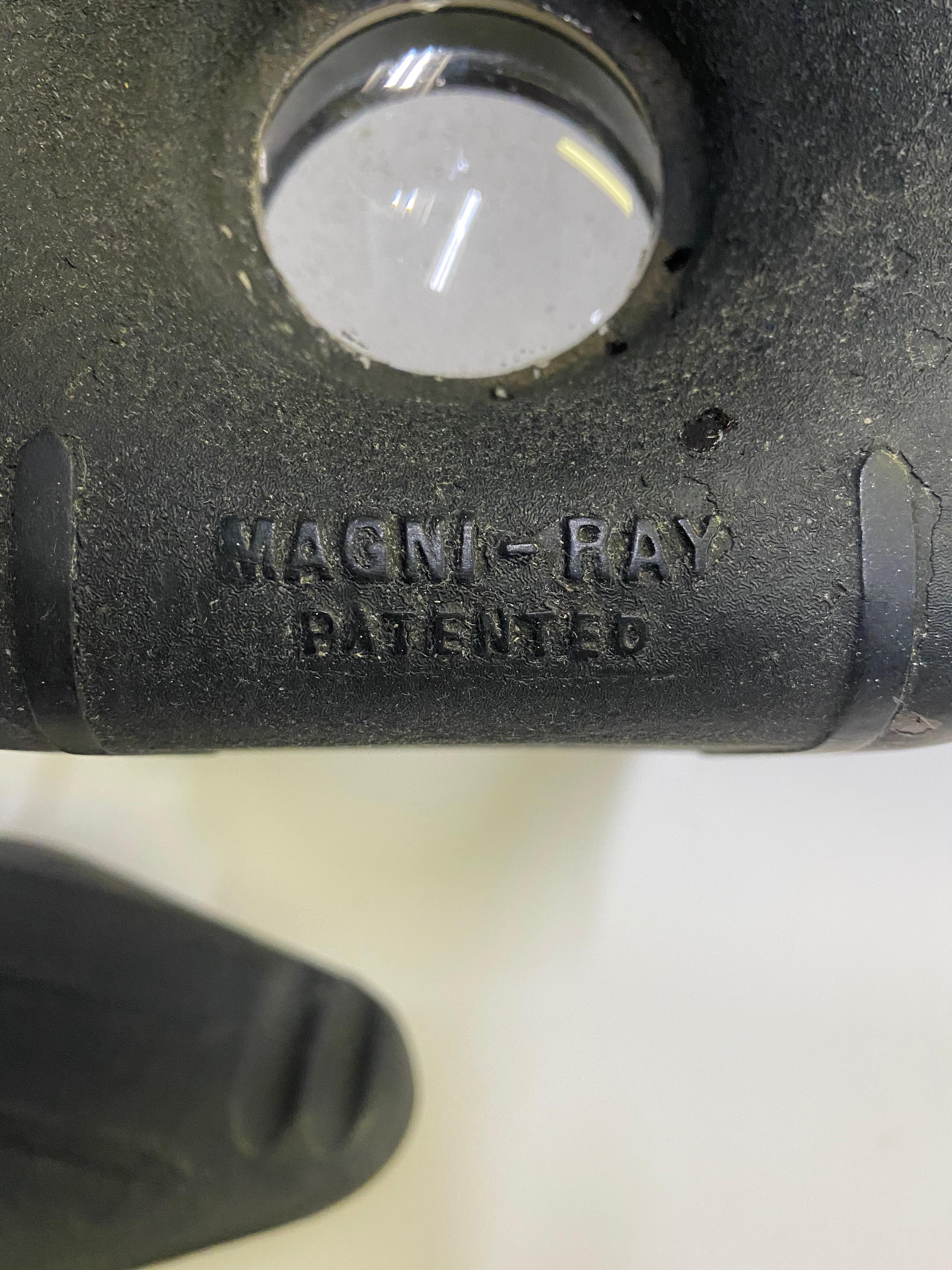 Machine Age Magni-Ray Work Light For Sale 7