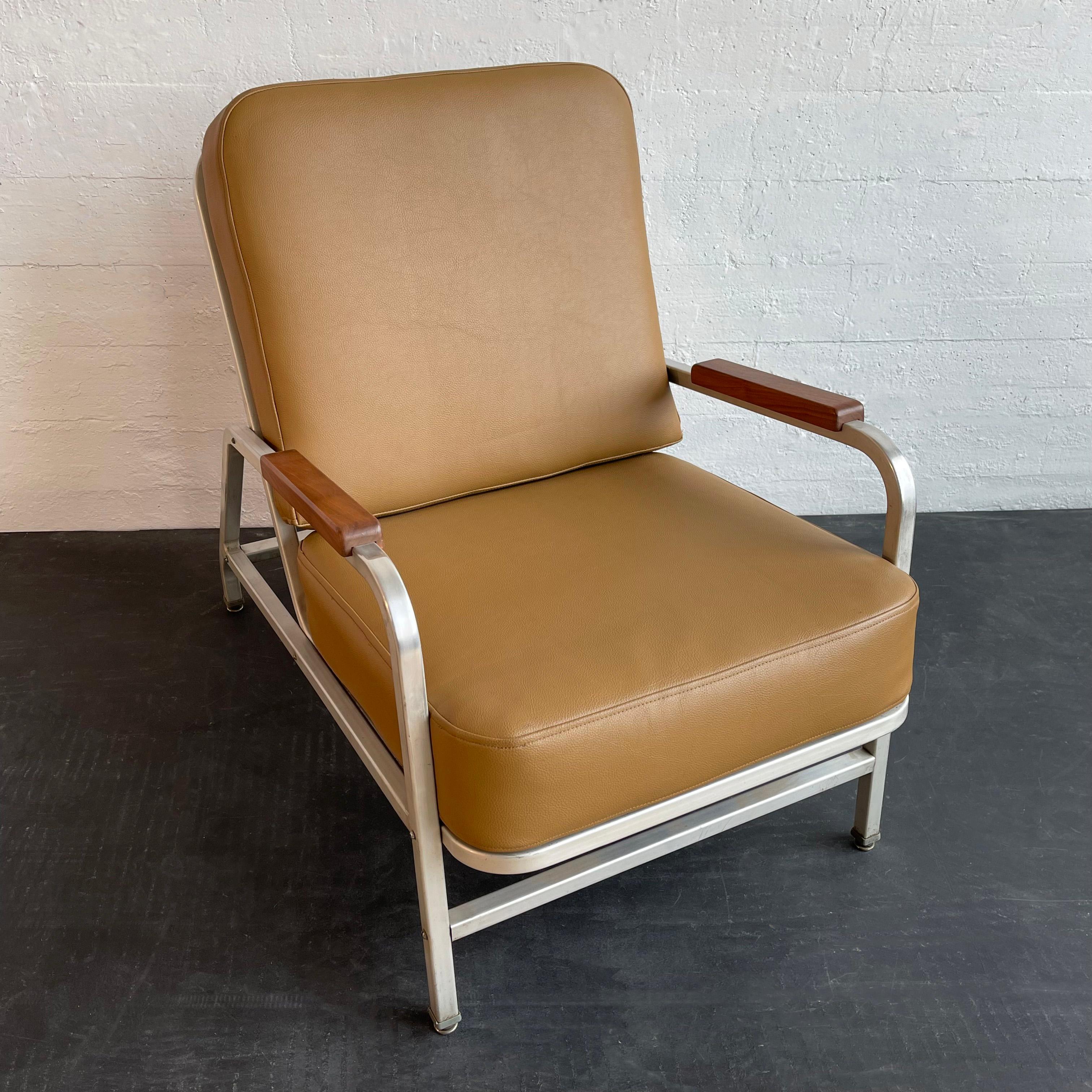 20th Century Machine-Age Mid-Century Aluminum Lounge Chair For Sale