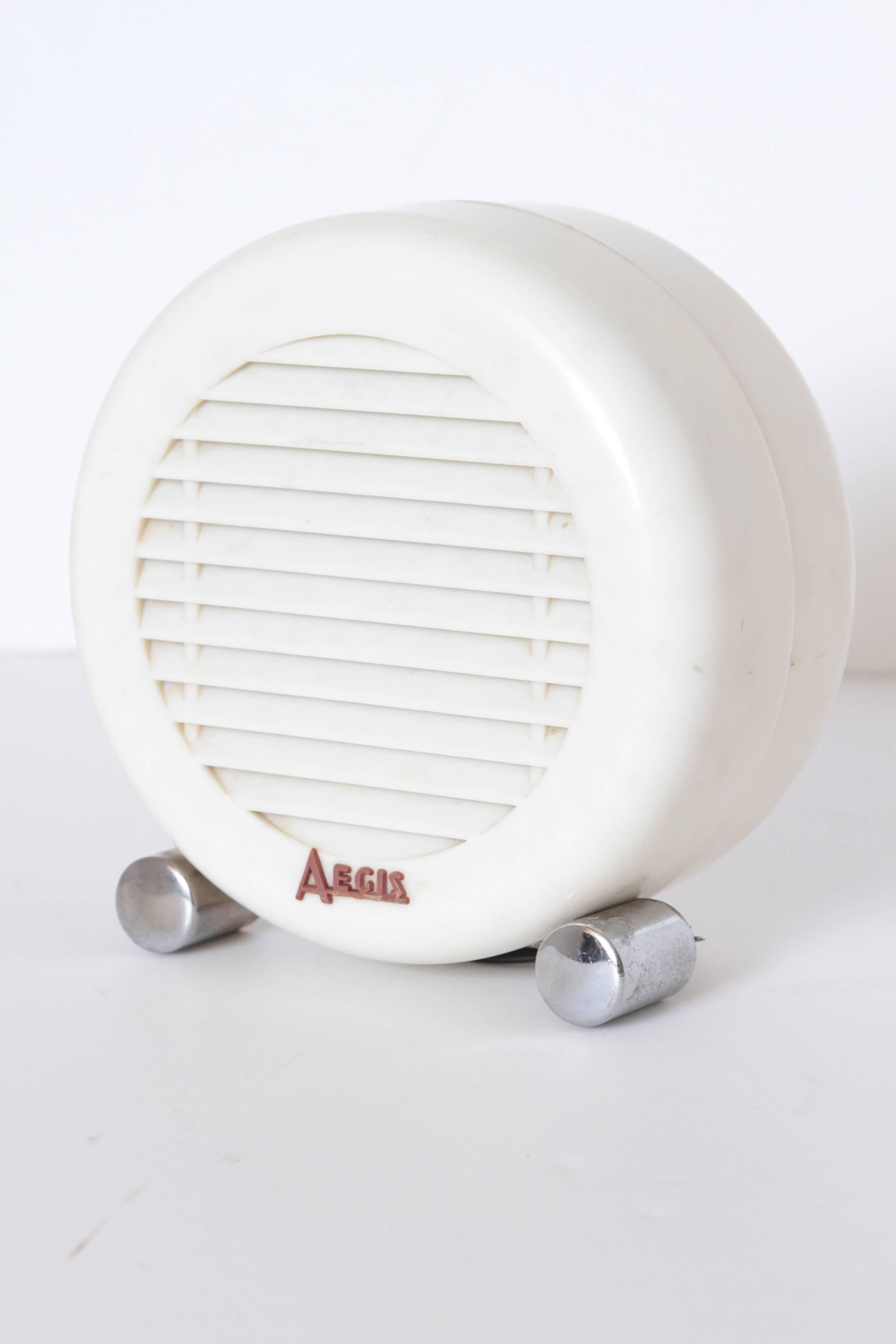 Art Deco Machine Age Midcentury Streamline Bakelite / Phenolic / Urea Extension Speaker For Sale