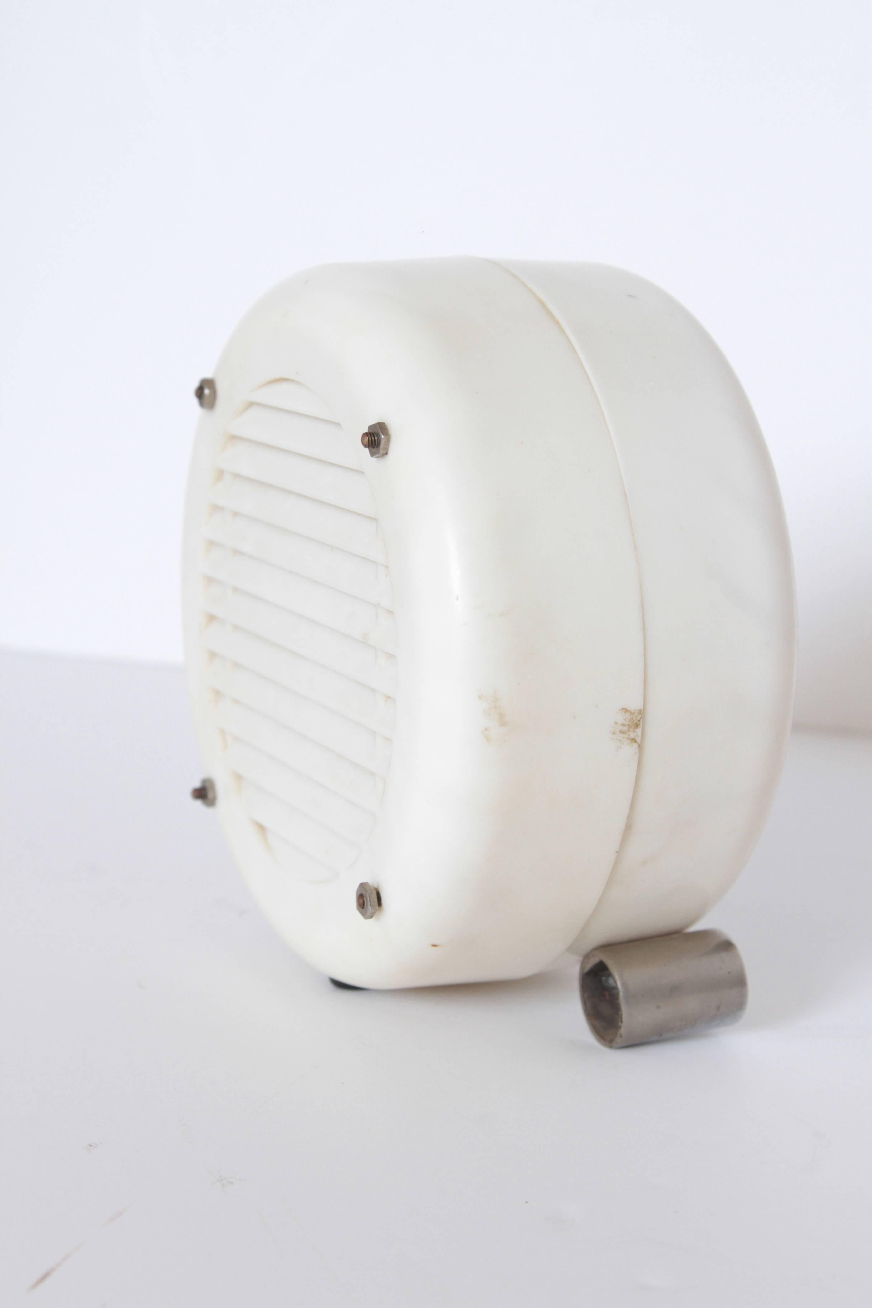Mid-20th Century Machine Age Midcentury Streamline Bakelite / Phenolic / Urea Extension Speaker For Sale